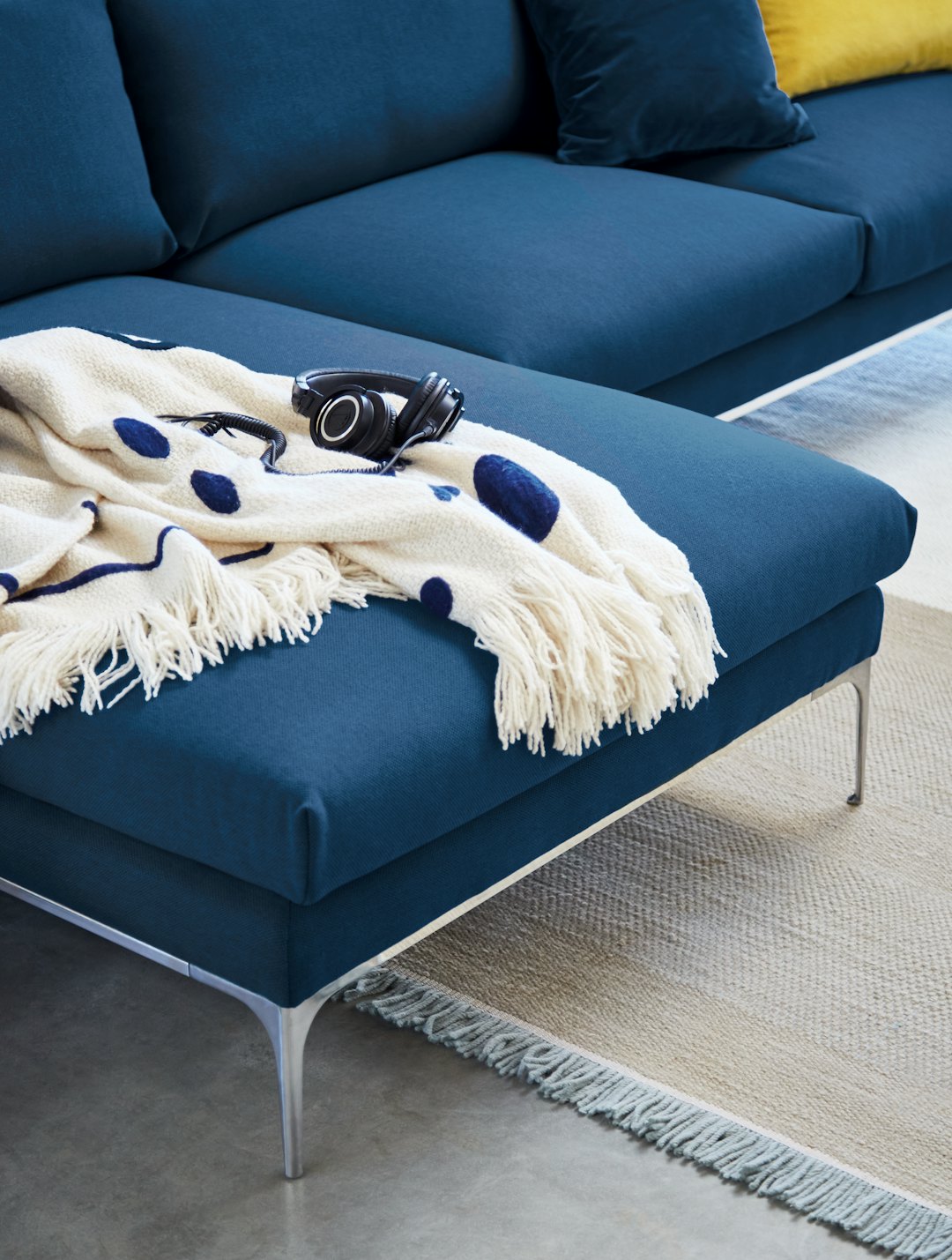 Jonas Sectional with Chaise and Abstract Throw