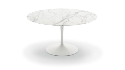 A white Saarinen Table by Knoll