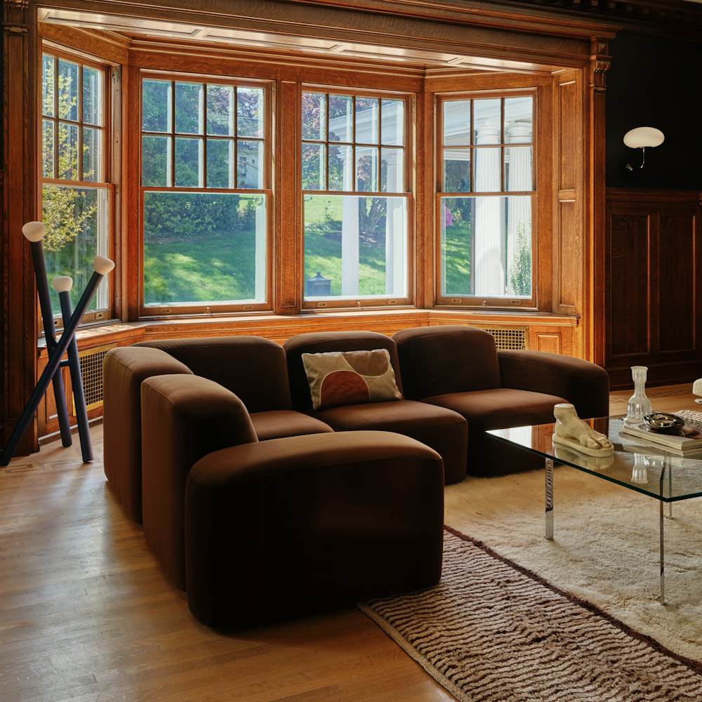 Muse Sectional in Piccolo velvet