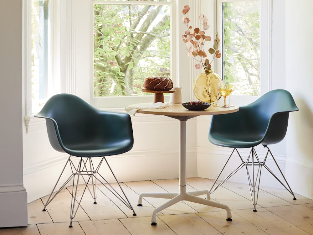Eames Wire Base Chair and Eames Universal Table