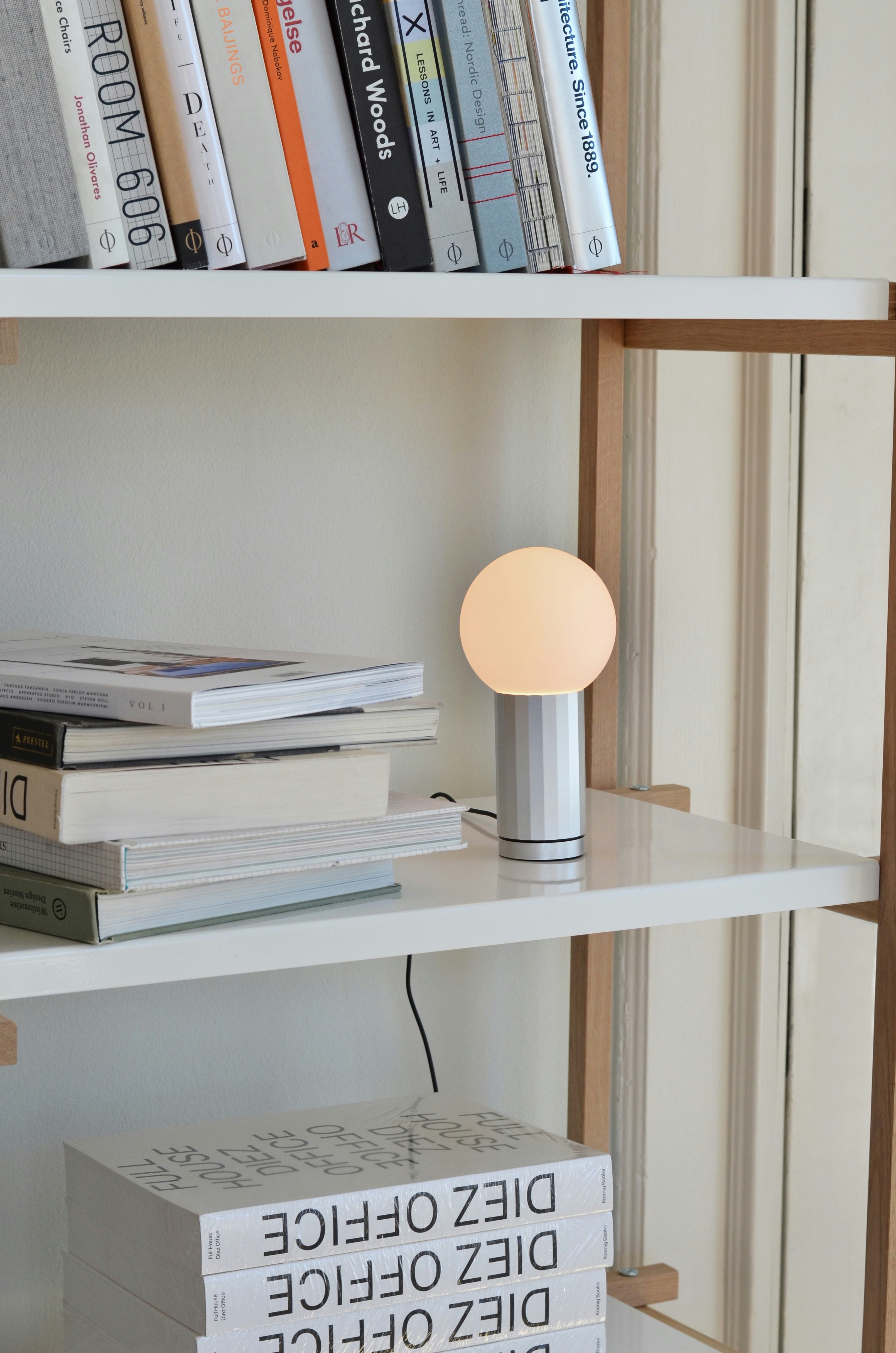 hay turn on table lamp