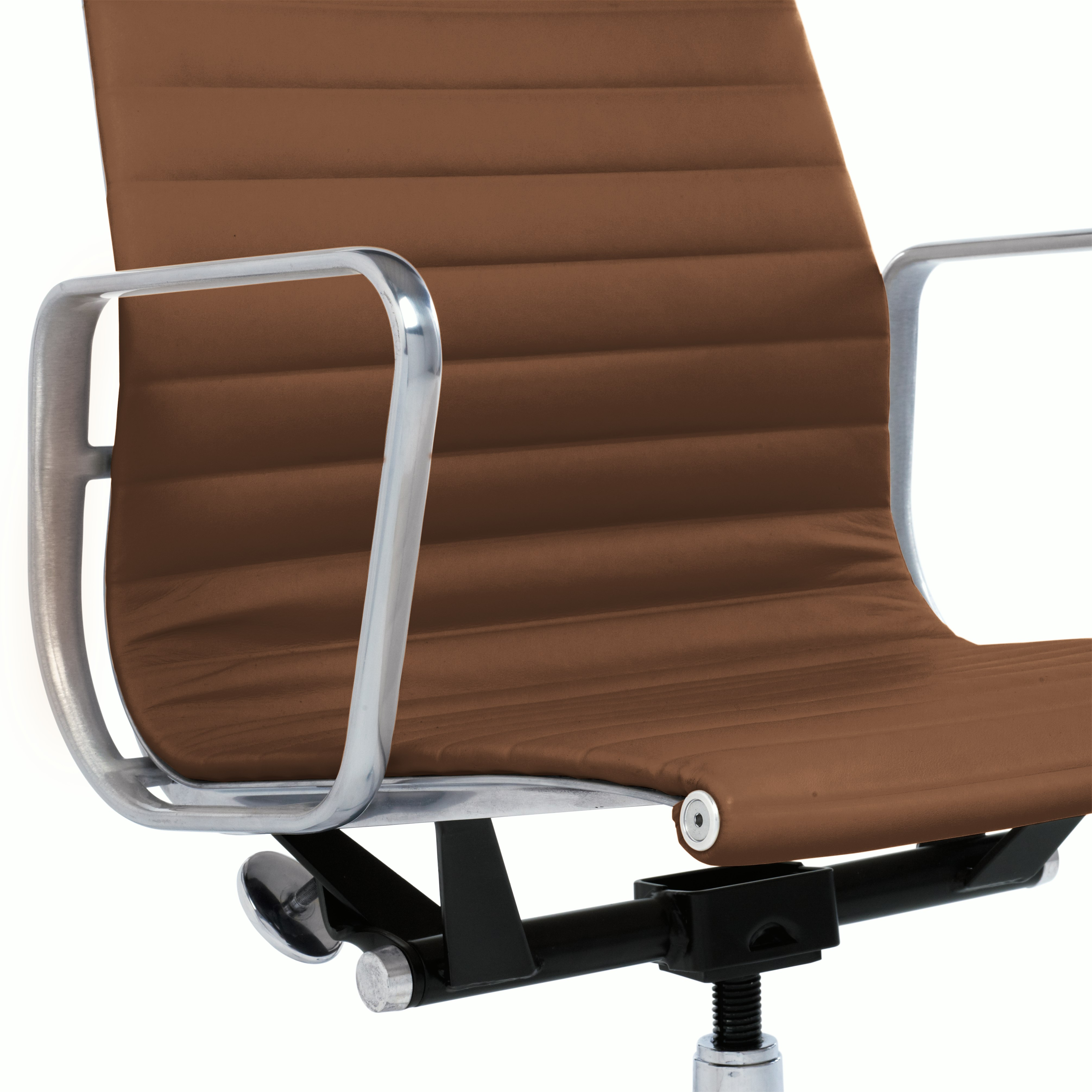 Eames Aluminum Group Management Chair