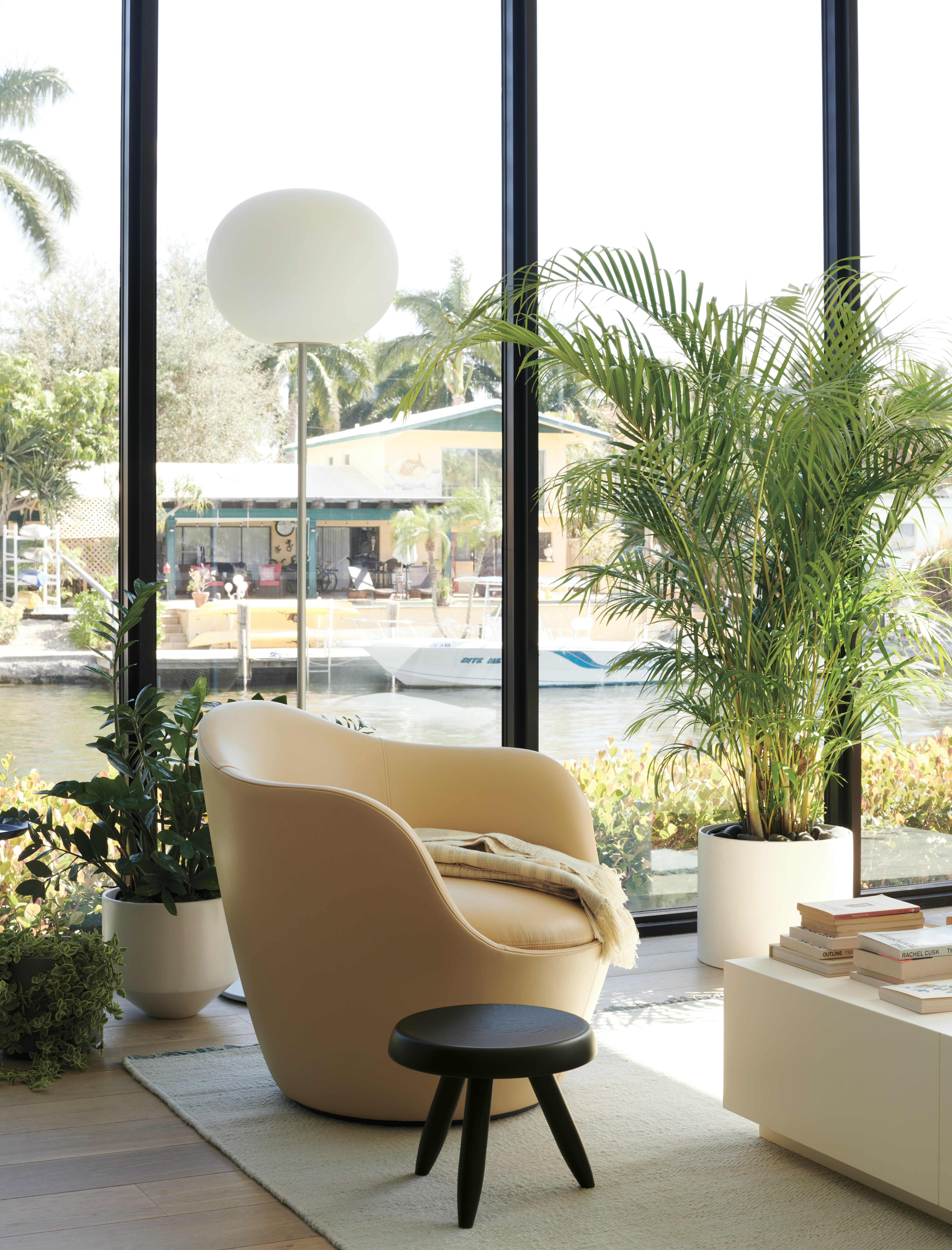 L&iacute;na Swivel Chair