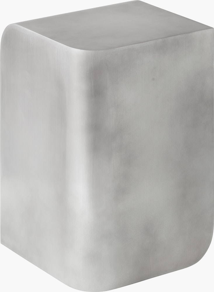 Volume Outdoor Side Table in Aluminum