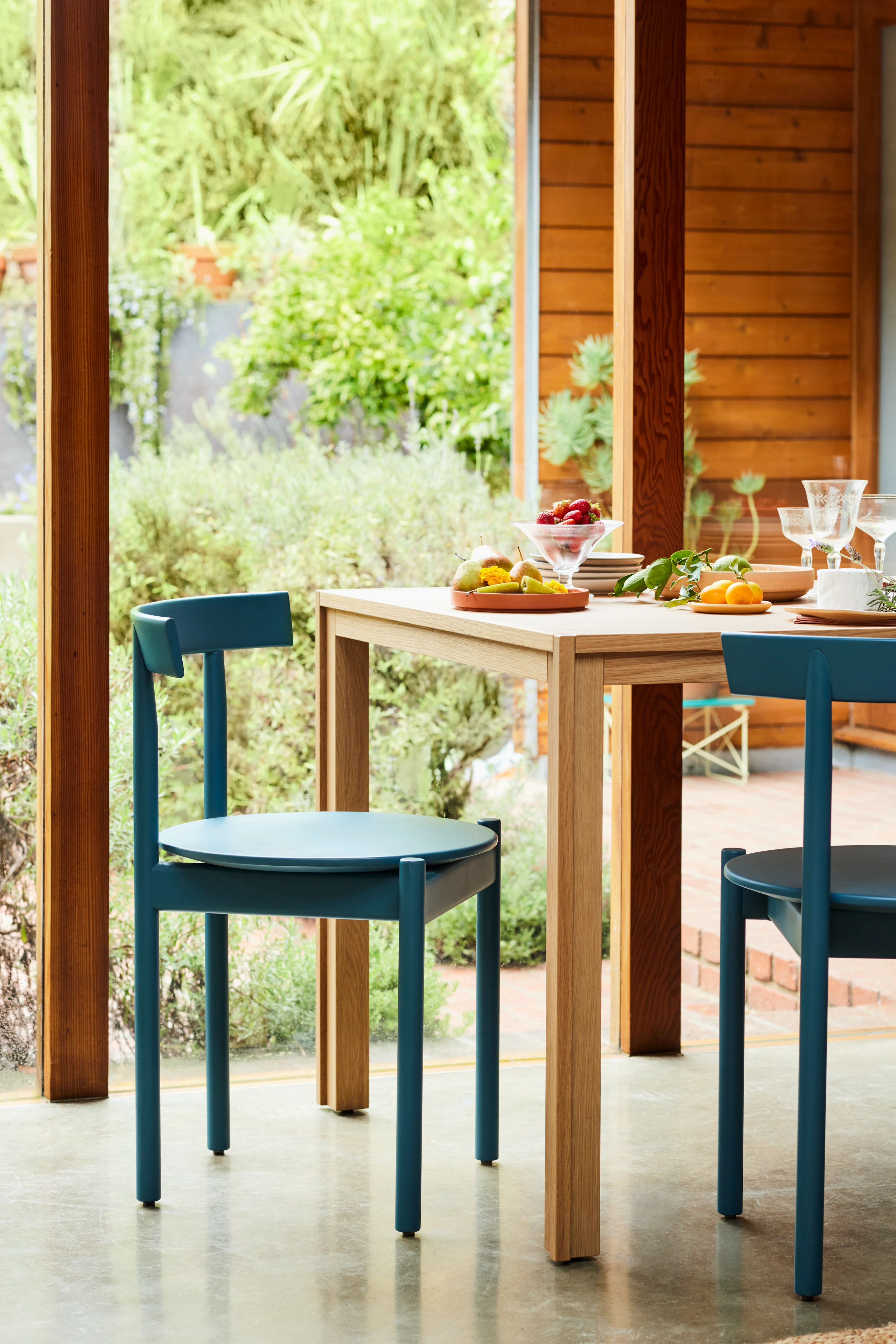 Comma Dining Chair