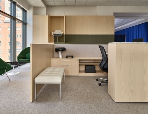 MillerKnoll San Francisco Showroom with Cove Collection by Knoll Private Workstation, Newson Chair, and Florence Knoll Bench MillerKnoll San Francisco Showroom Cove Collection by Knoll Newson Chair Florence Bench