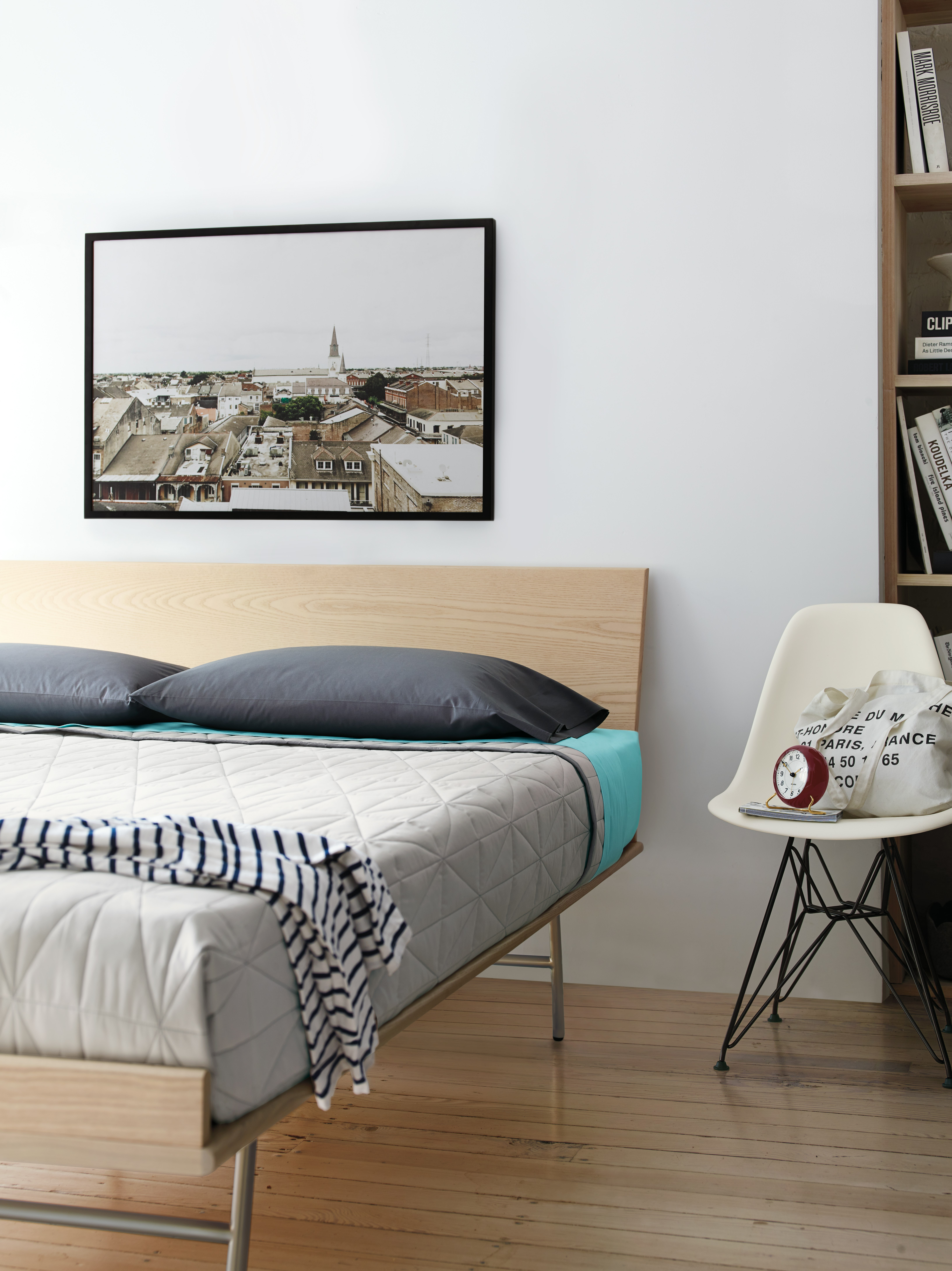 Nelson Thin Edge Bed