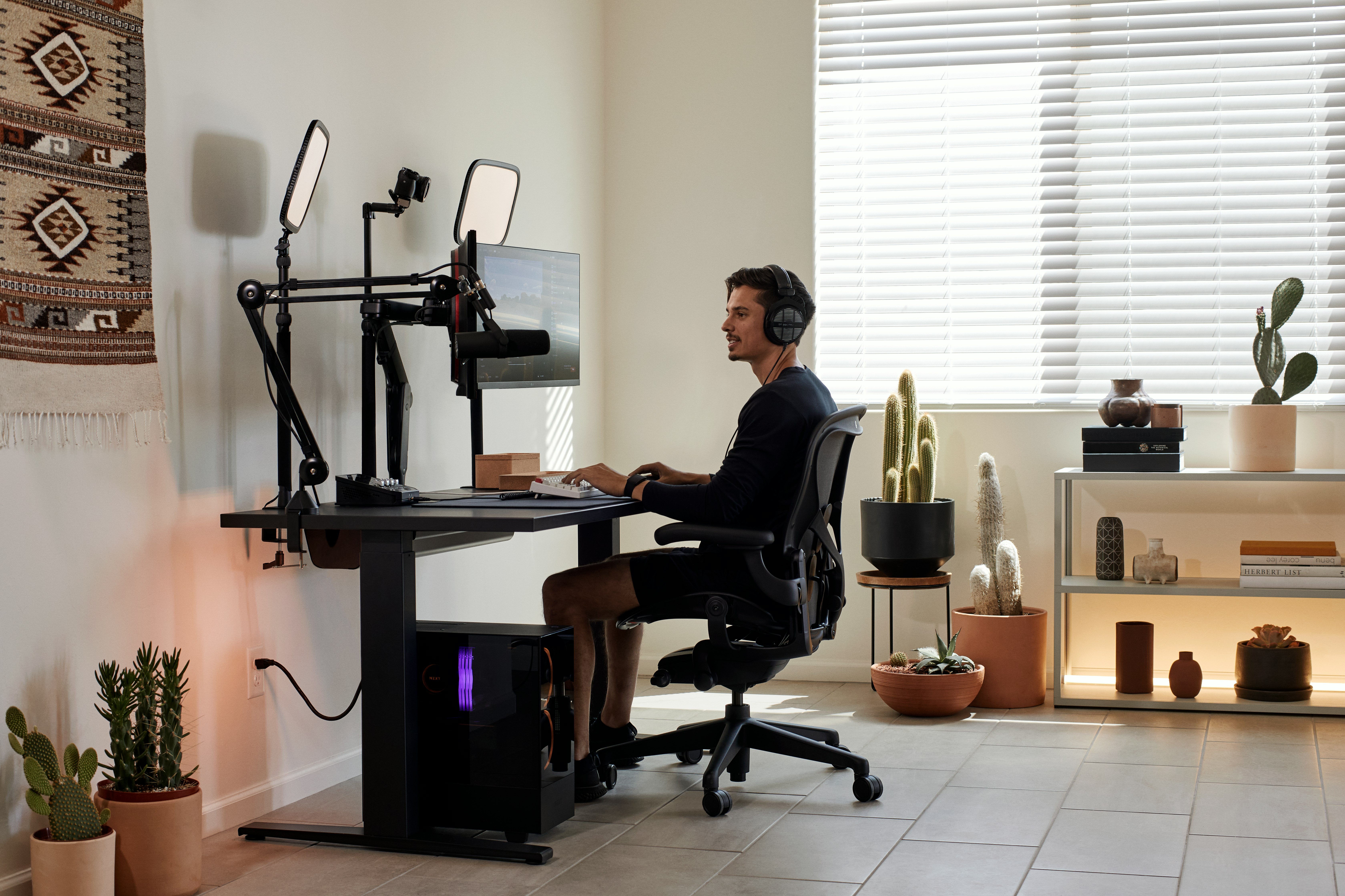 Aeron Gaming Chair at Xaryu's