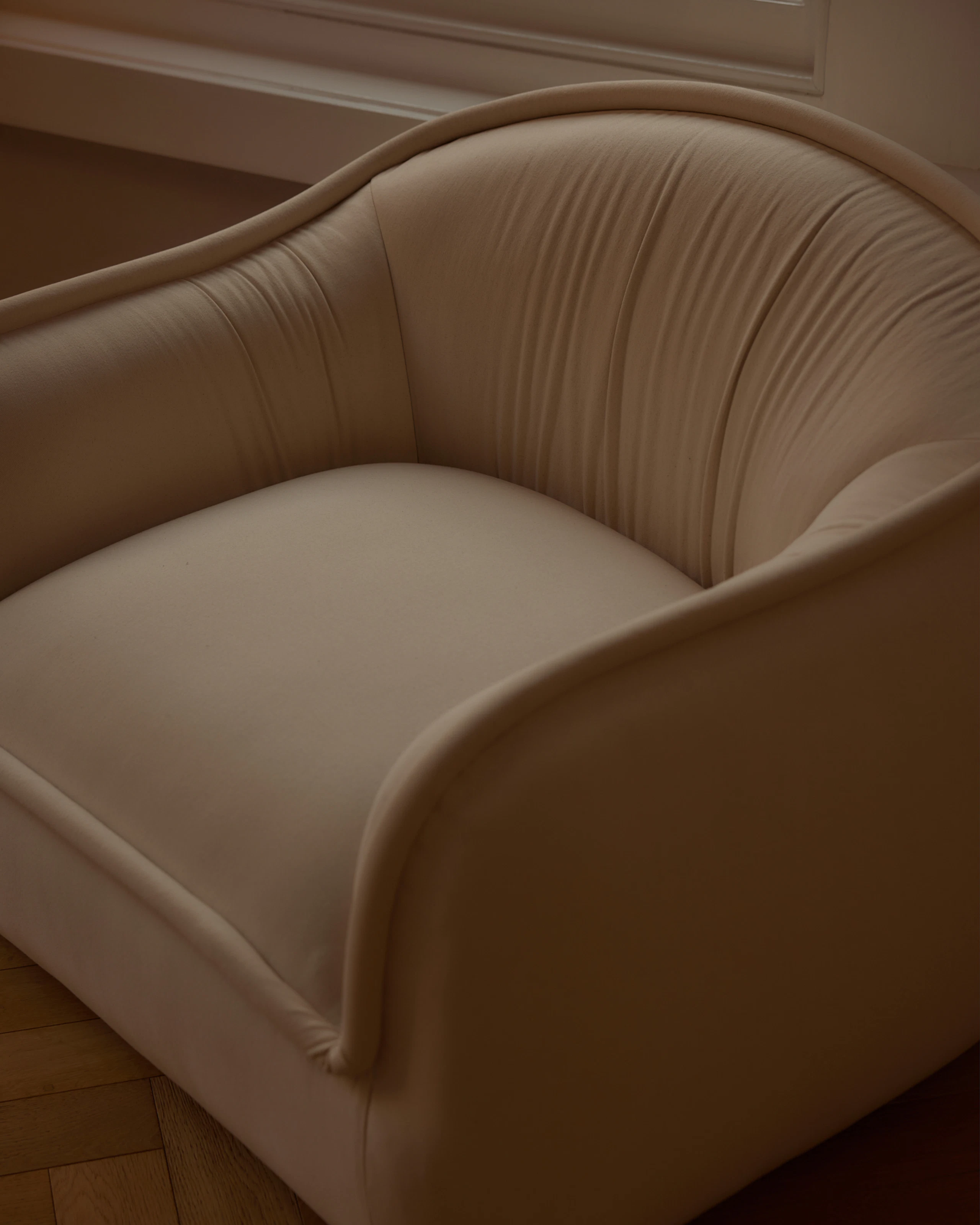 Tubo Chair in Bridgehampton Oat