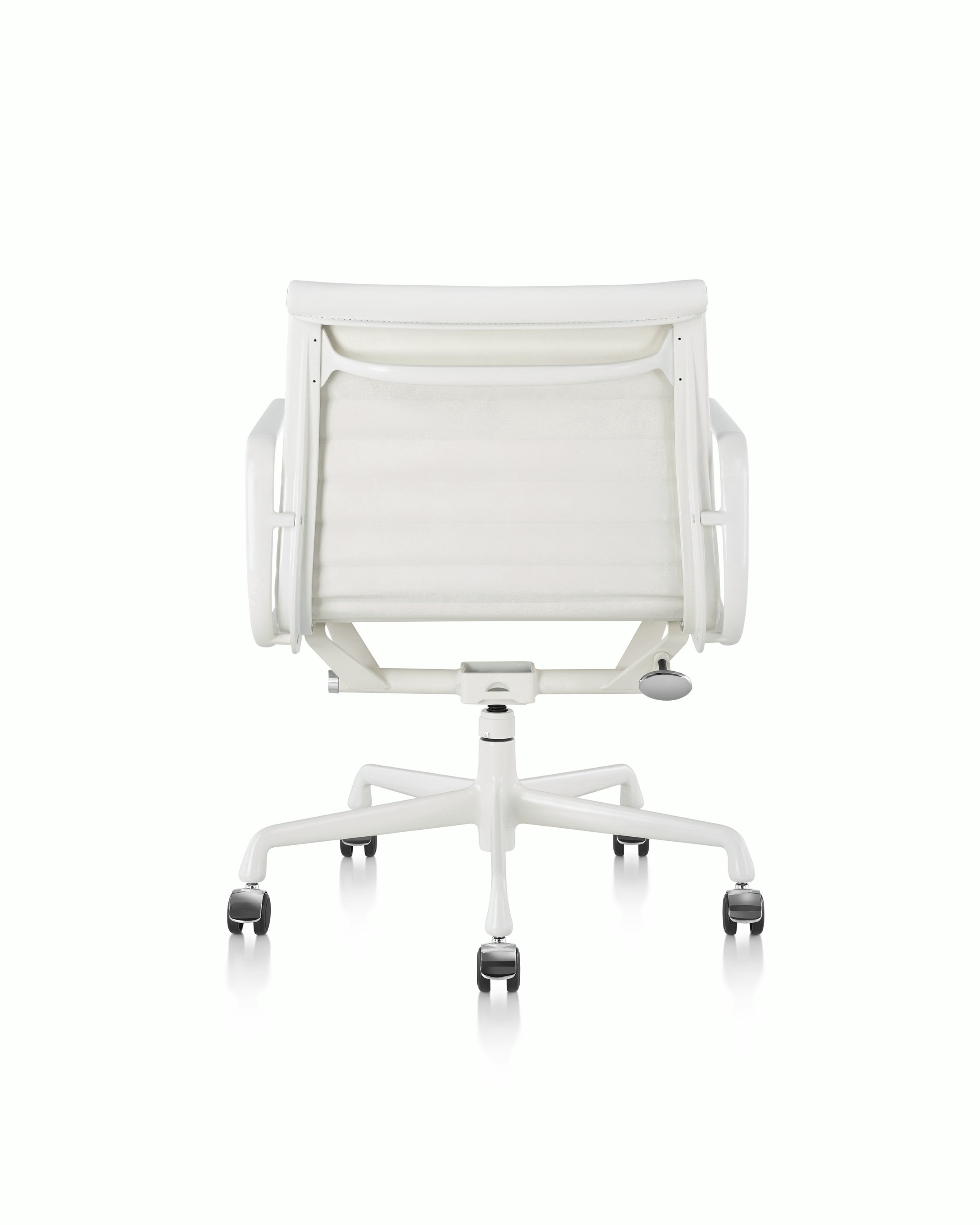 Eames Aluminum Group Management Chair
