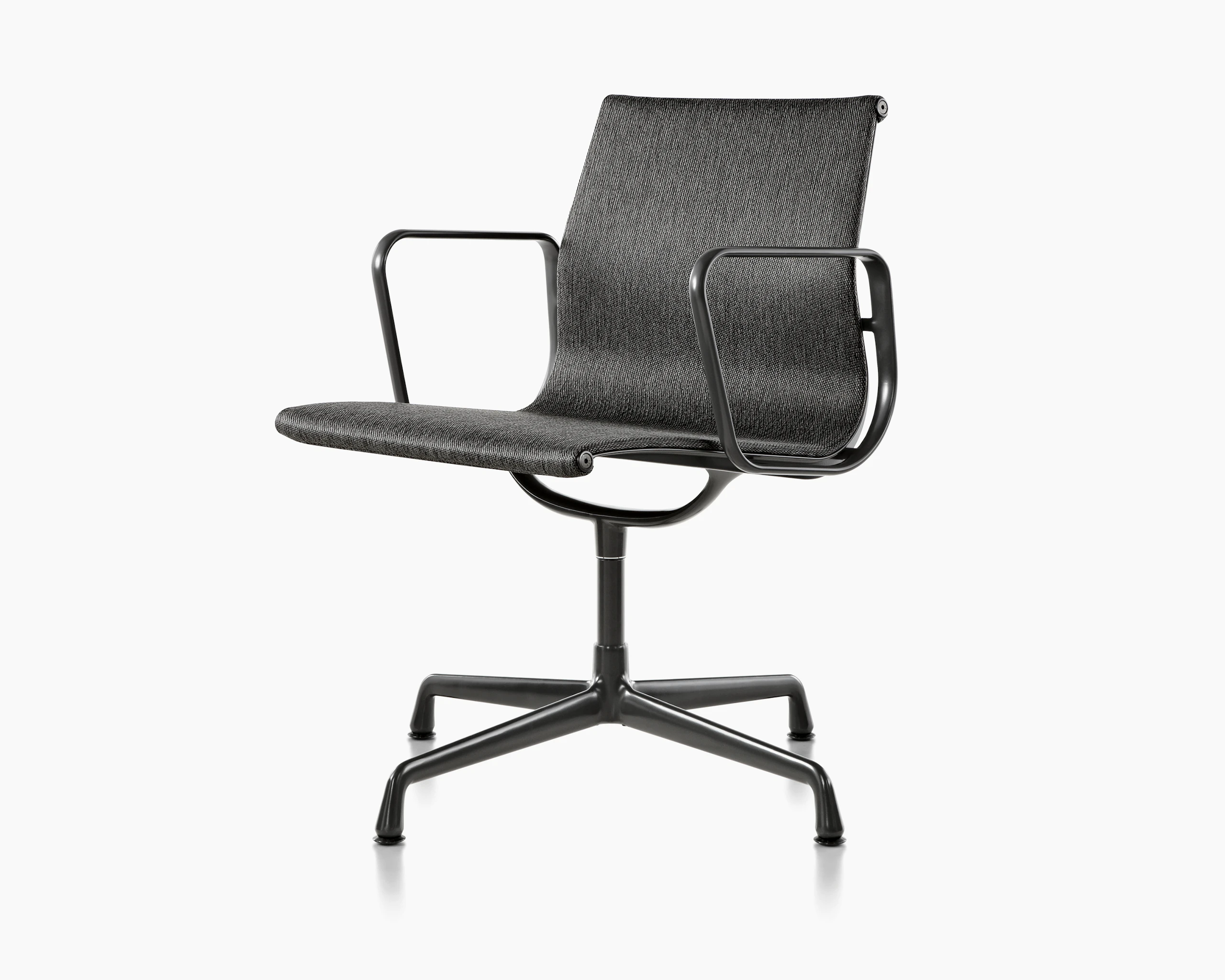 Eames Aluminum Group Chair Outdoor