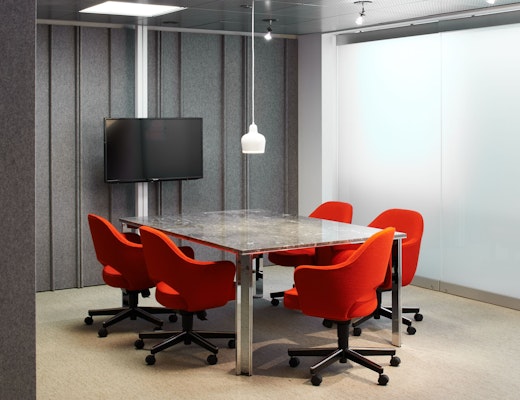 Enclave with LSM Conference Table and Interpole FilzFelt Enclave with LSM Table and Saarinen Chairs