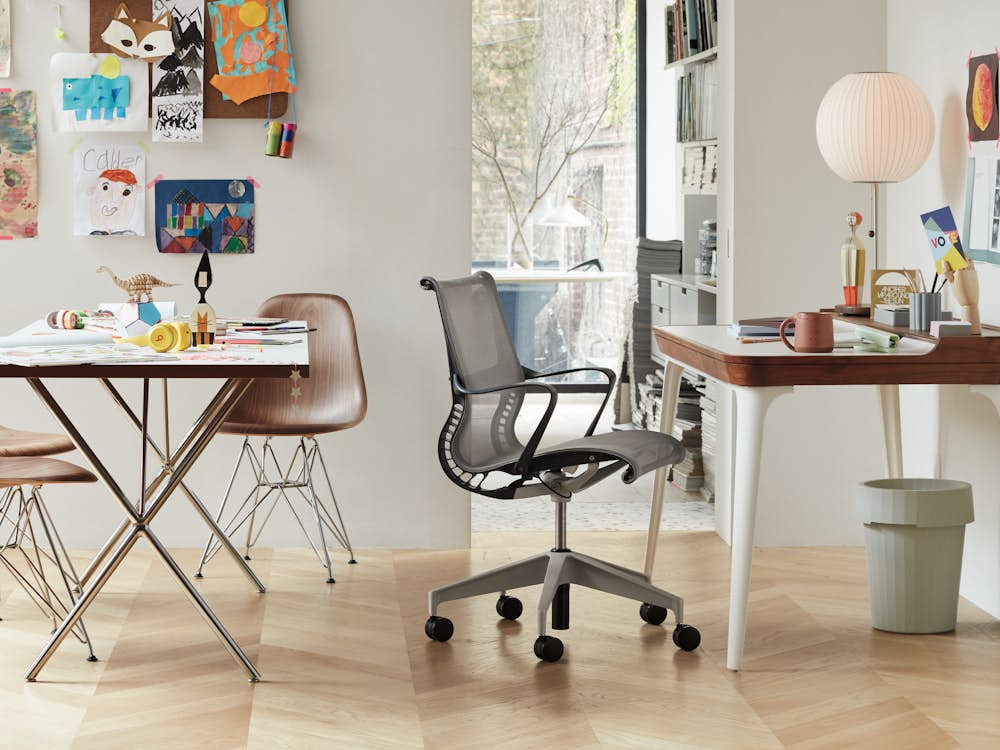 Setu Chair with Airia Desk