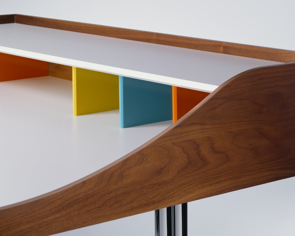 Nelson Swag Leg Desk