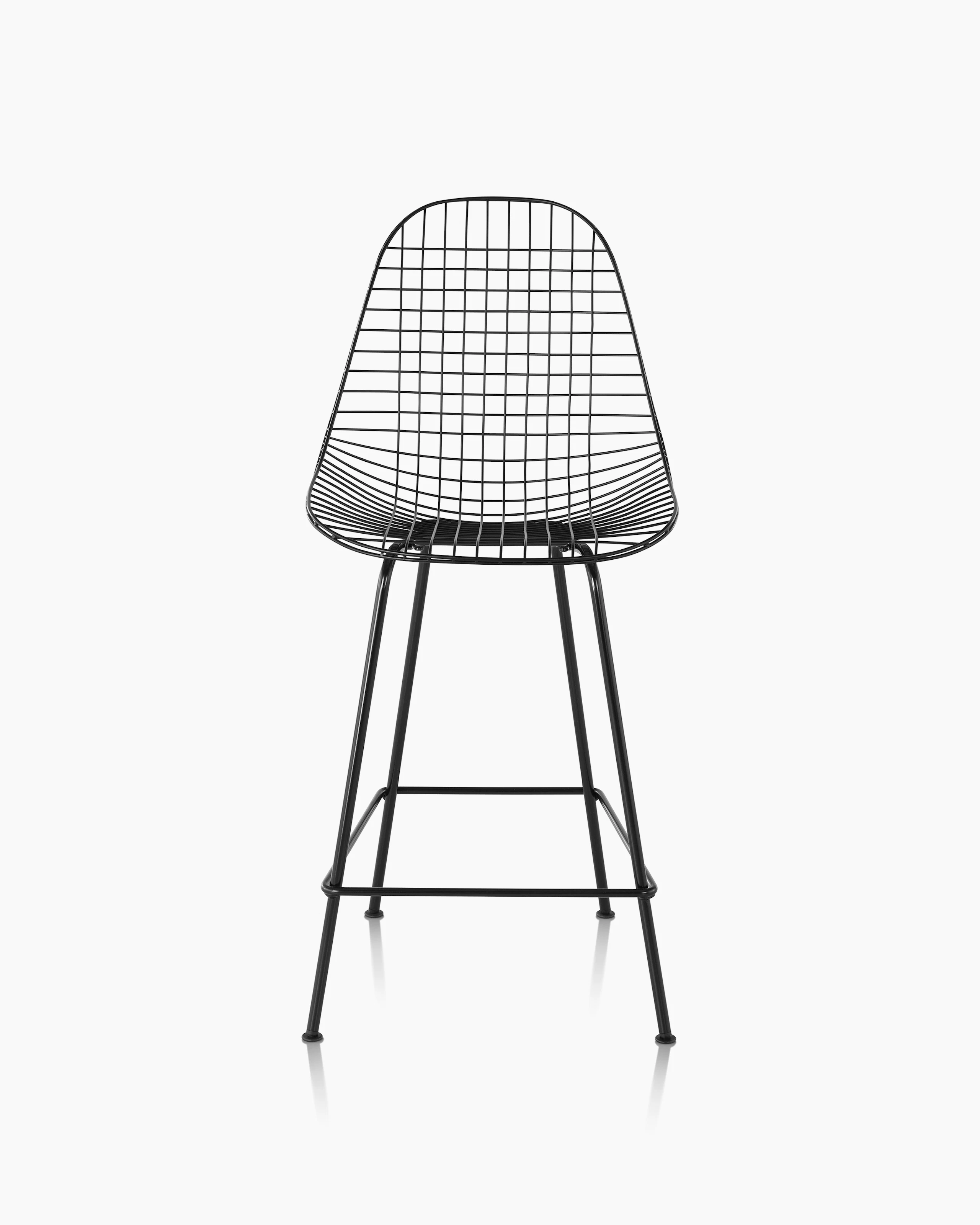 Eames Wire Stool Outdoor with black finish in counter height.