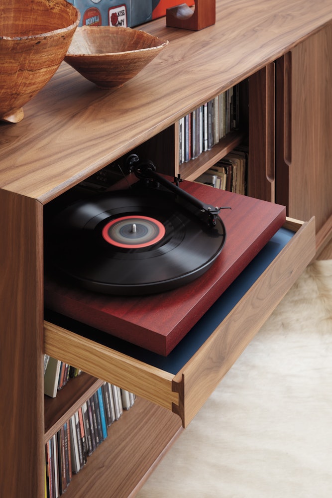 Edel Credenza