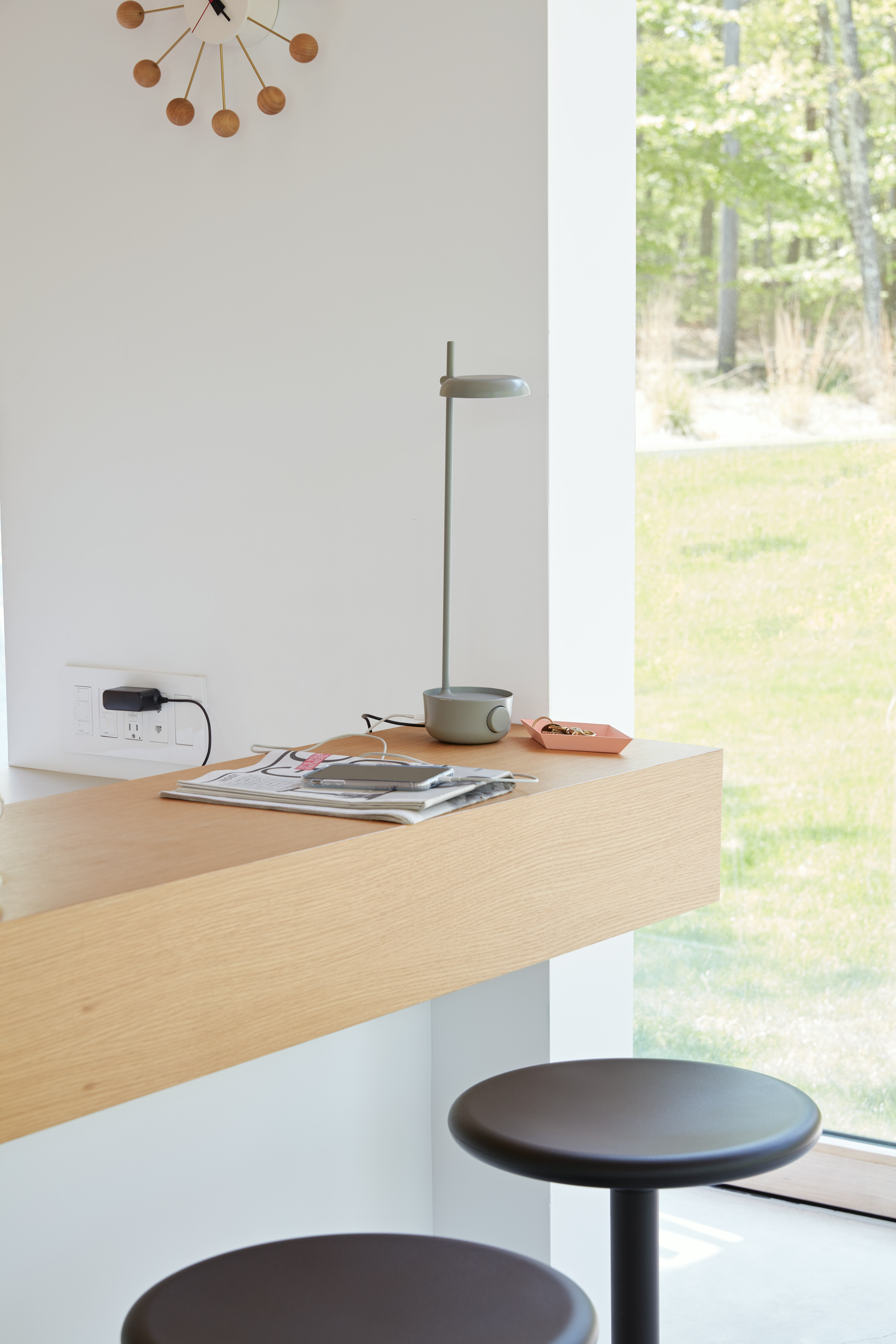 Focal LED Lamp with USB Port