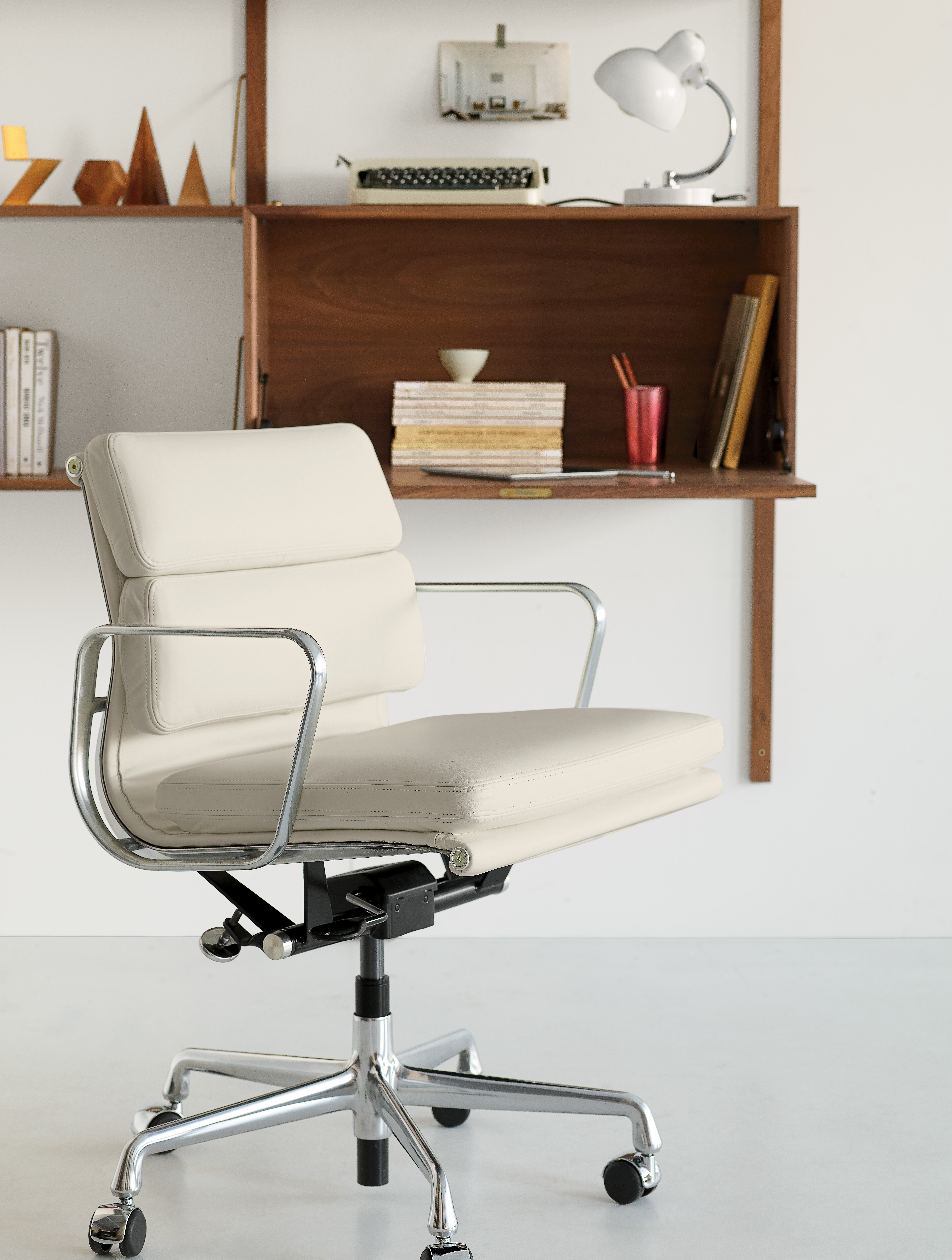 Eames Soft Pad Chair