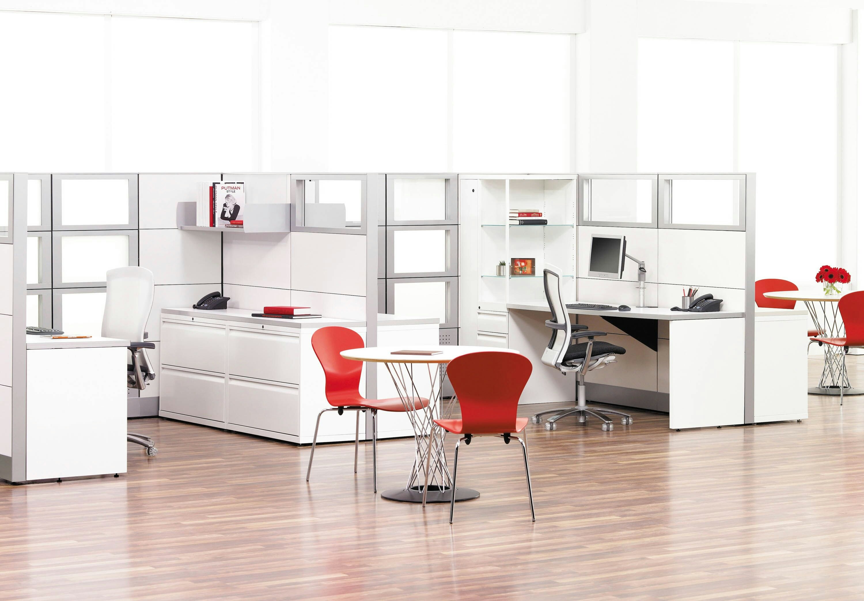 Sprite Stacking Chair | Knoll