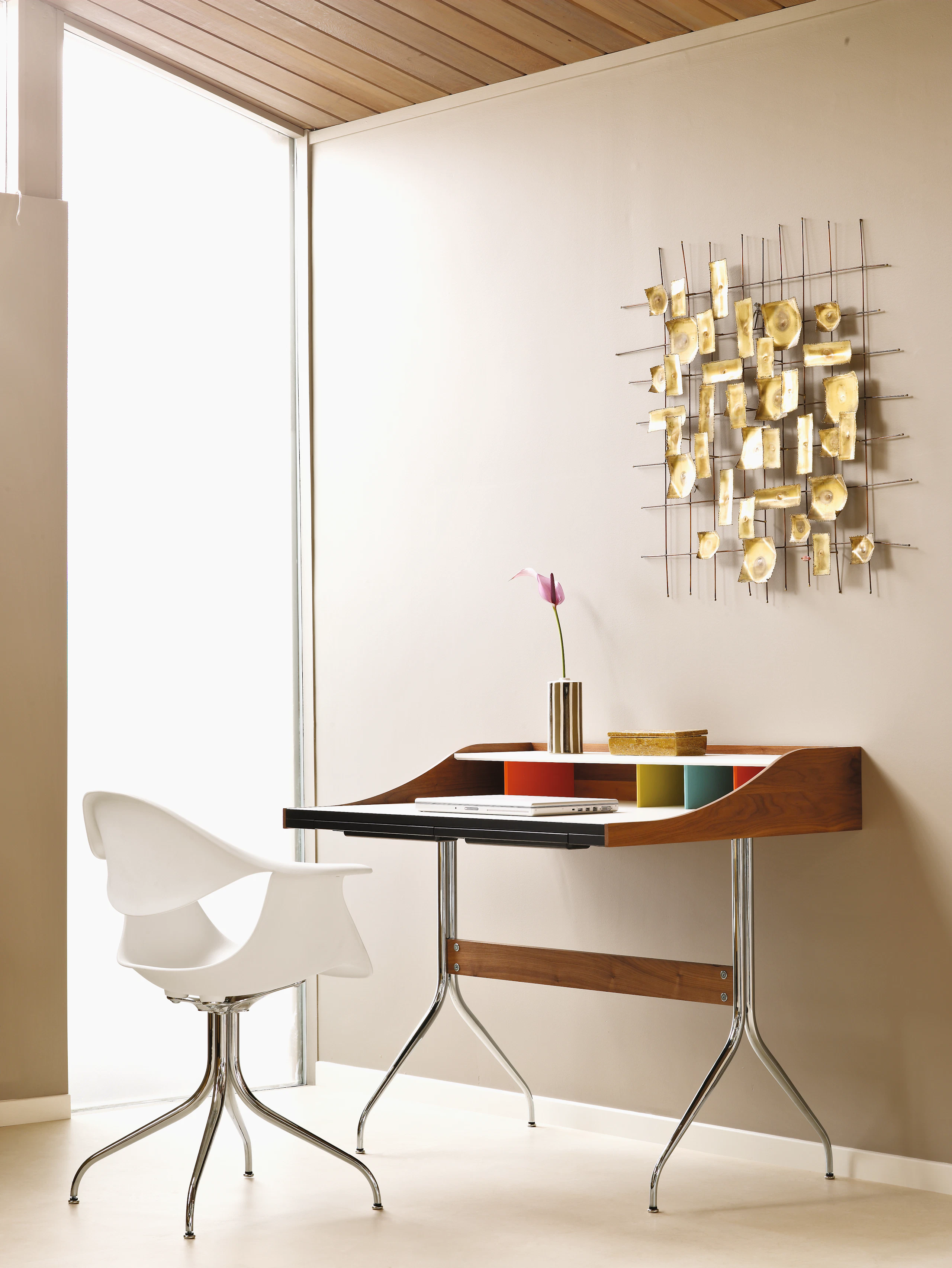 Nelson Swag Leg Armchair