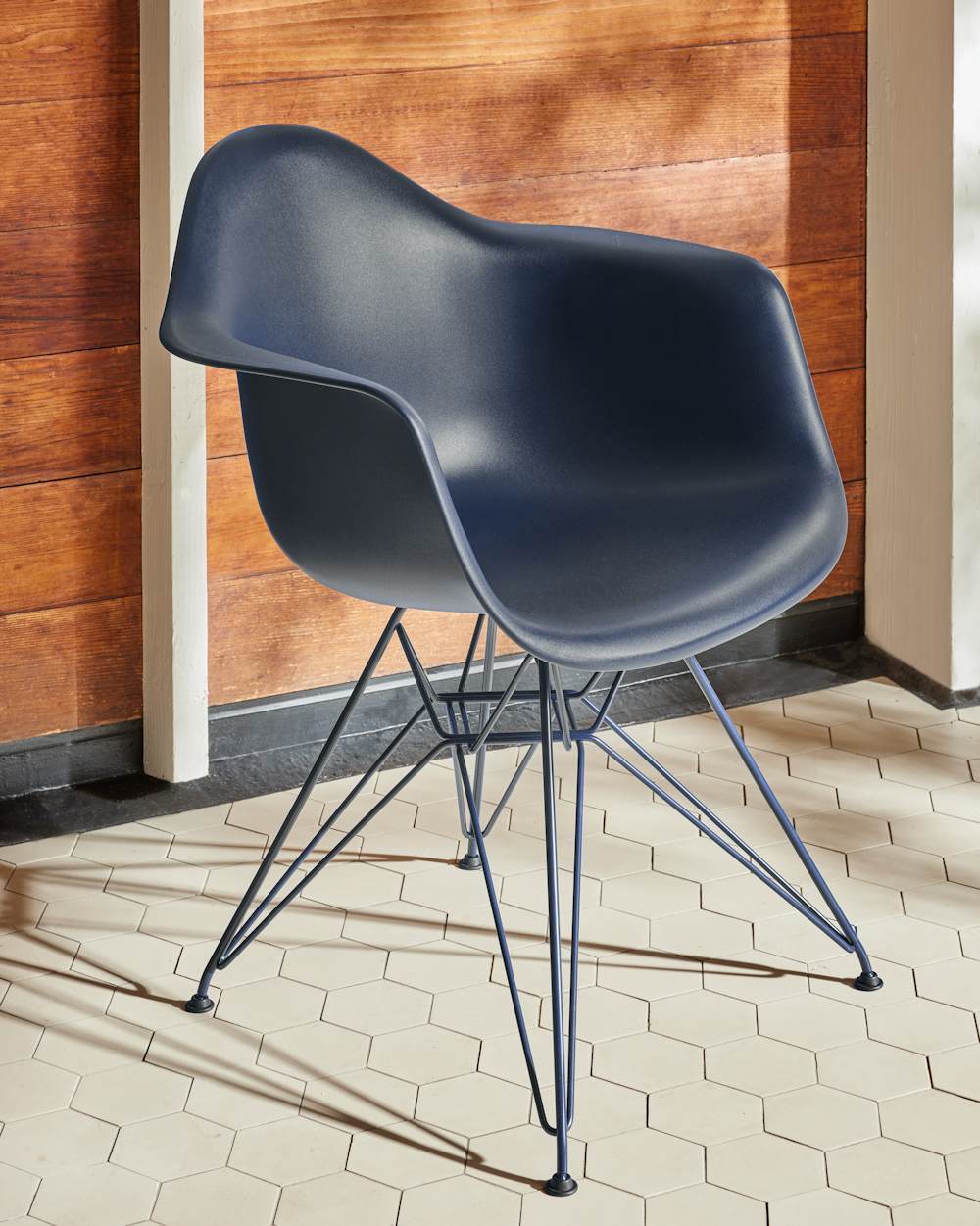 HM x HAY Shell chair in black blue