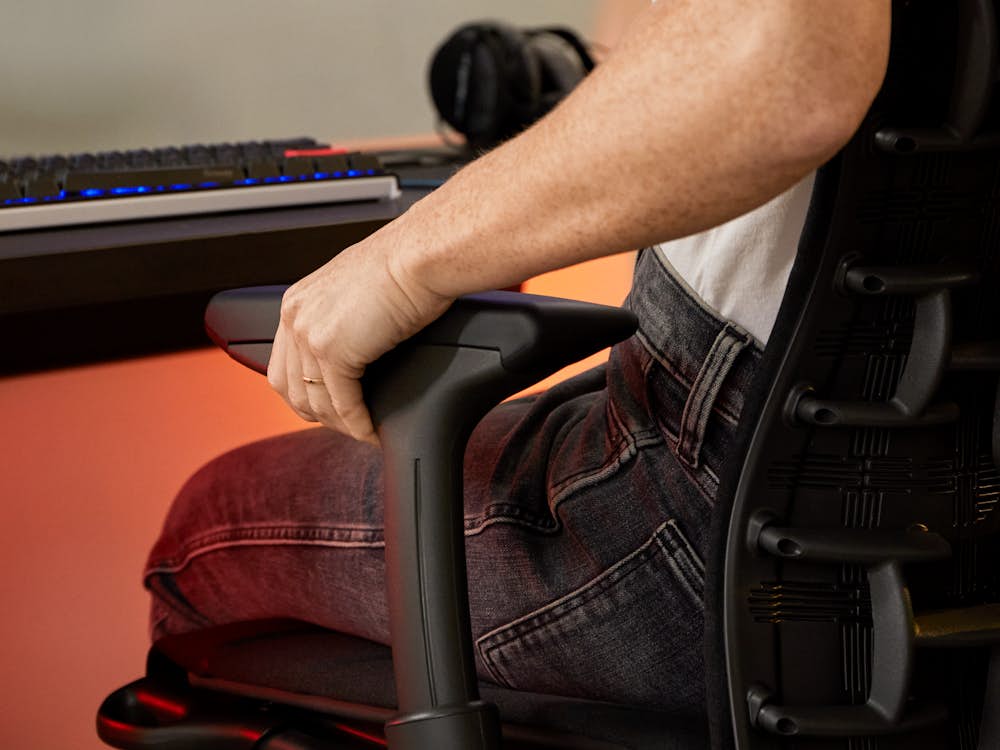 HM Gaming, Lindsey Migliore with Embody Gaming and Motia Desk