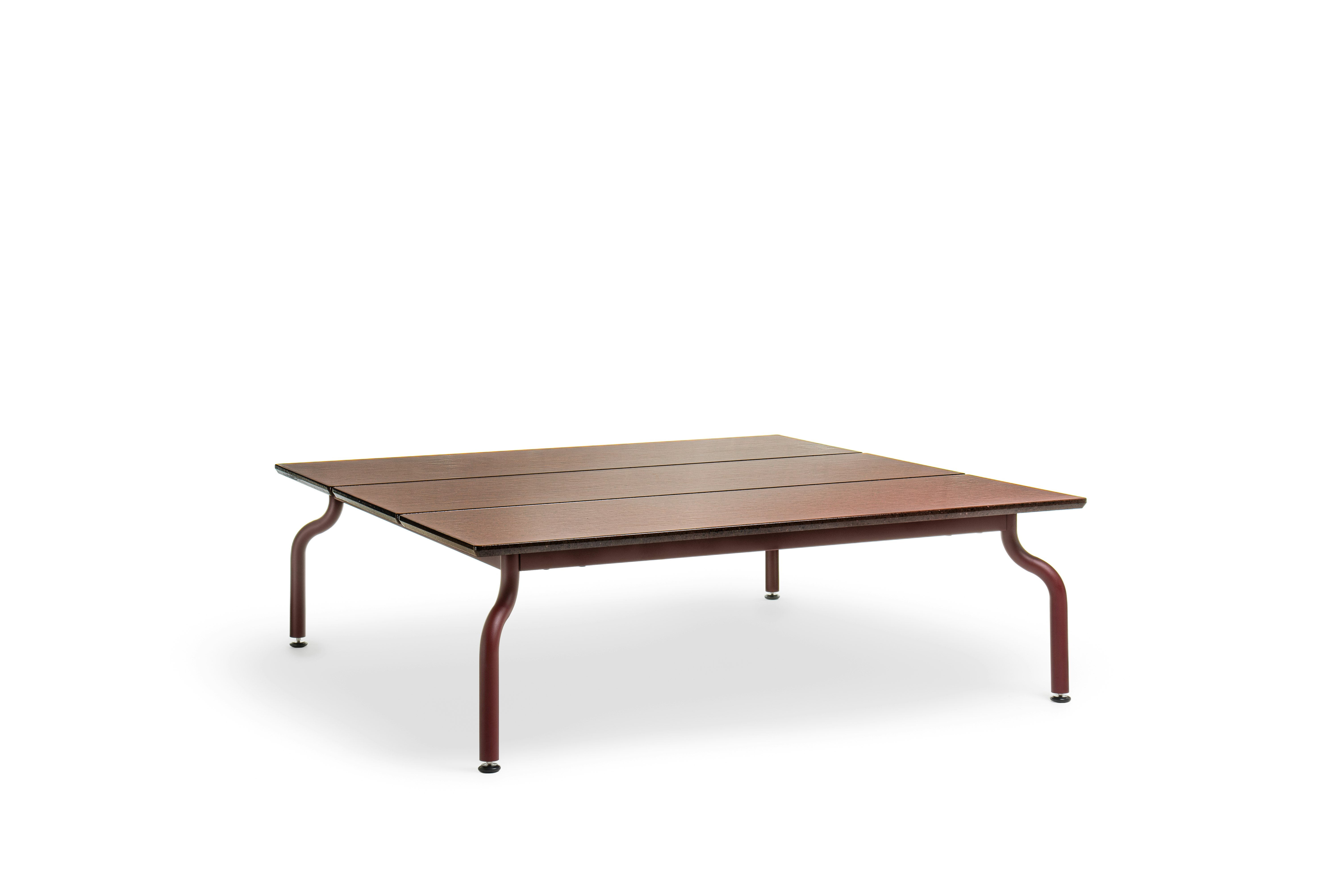 South Outdoor Coffee Table - 47" x 47"" - Lava Stone Red / Bordeaux"