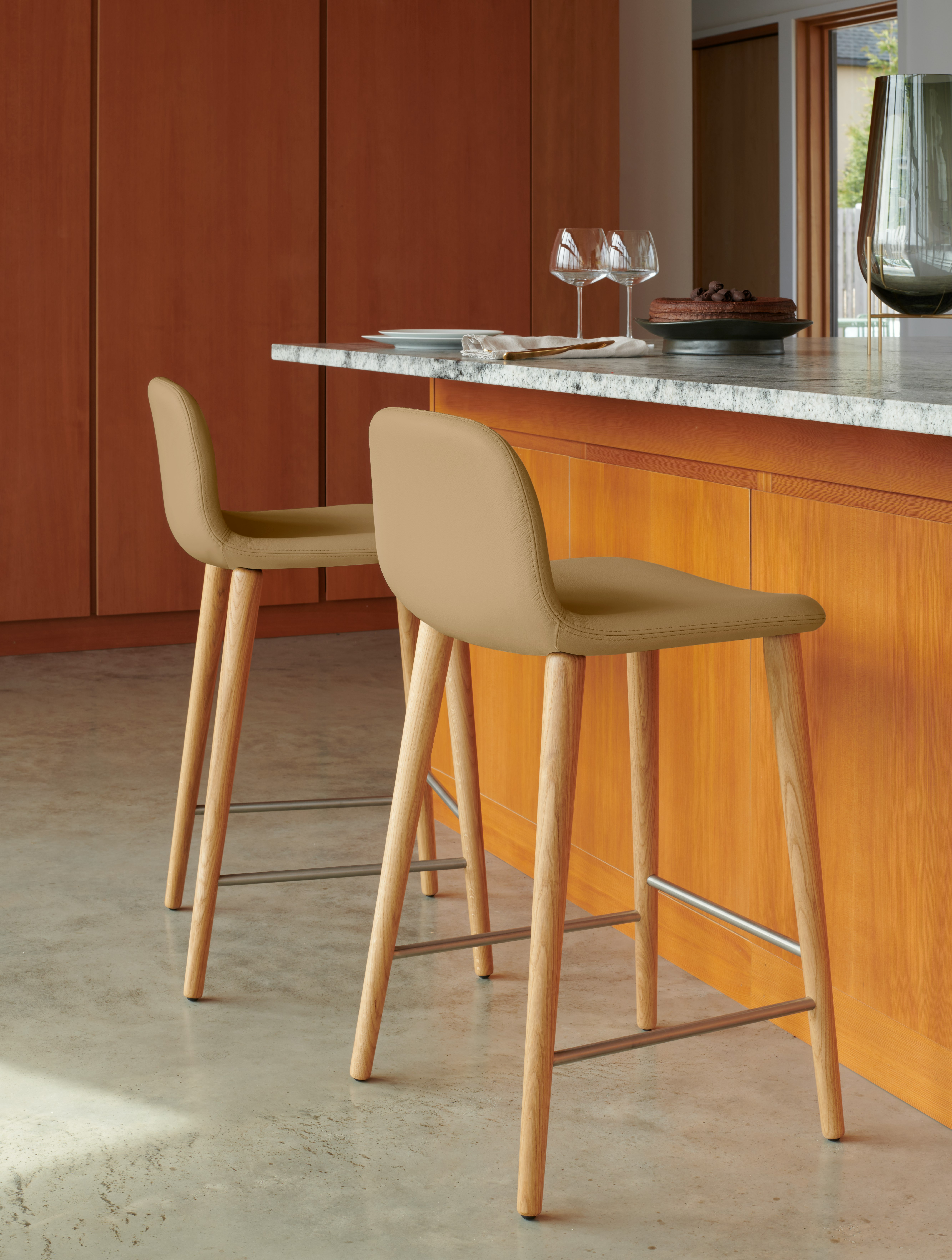 bacco counter stool