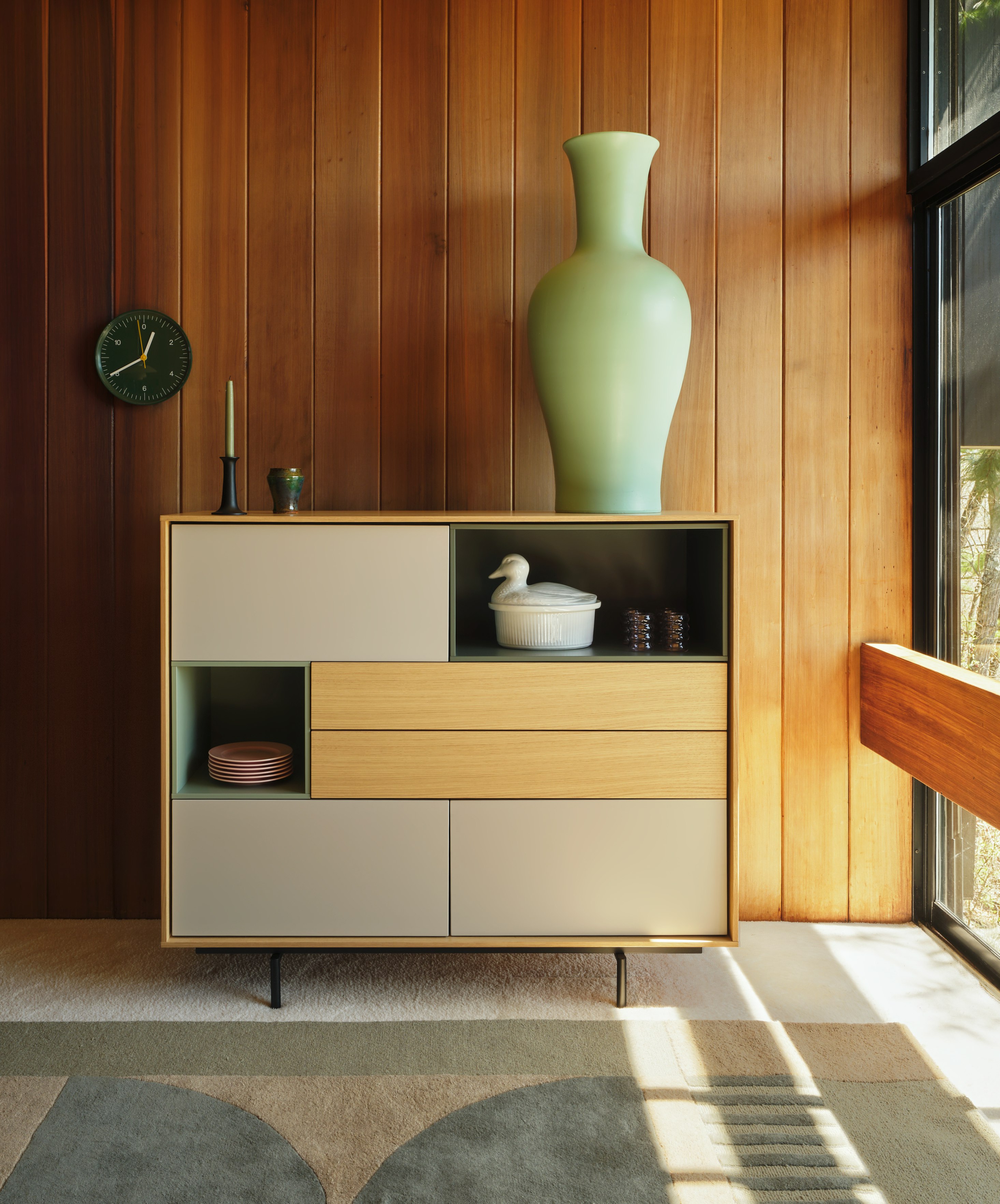 Aura Cabinet
