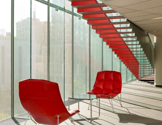 Jehs+Laub Lounge Chair, MR Table Jehs+Laub Lounge Chair in red with MR Table
