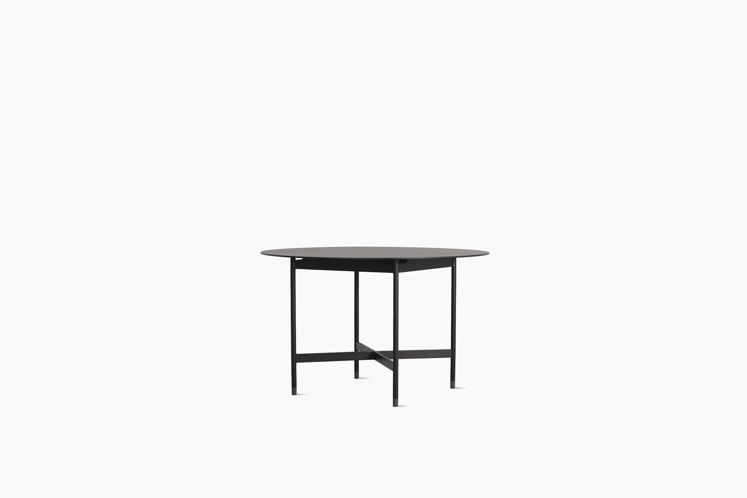 Sommer 46" Round Dining Table"