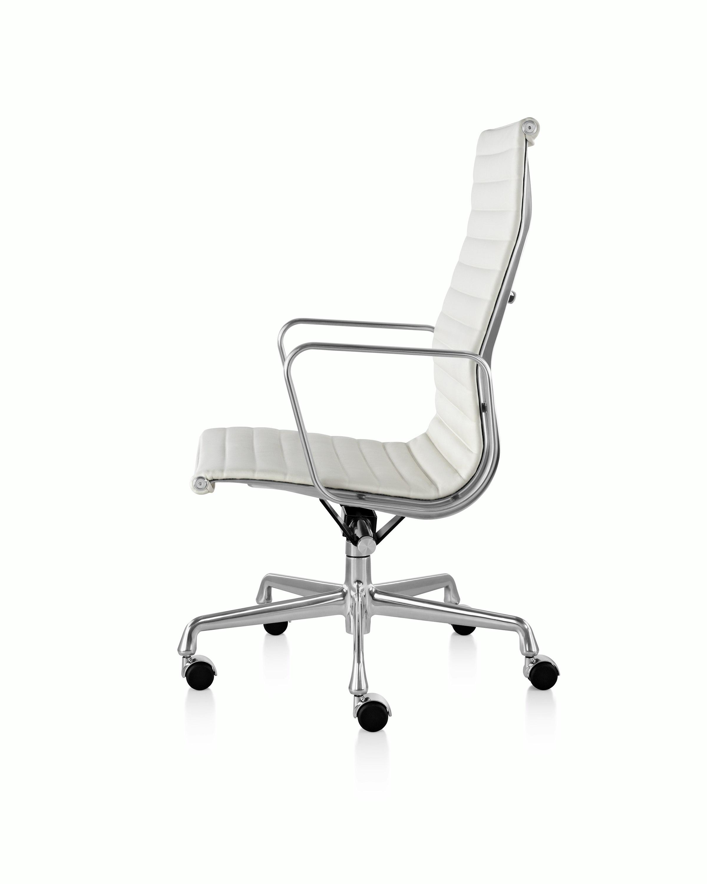 Eames Aluminum Group Executive Chair