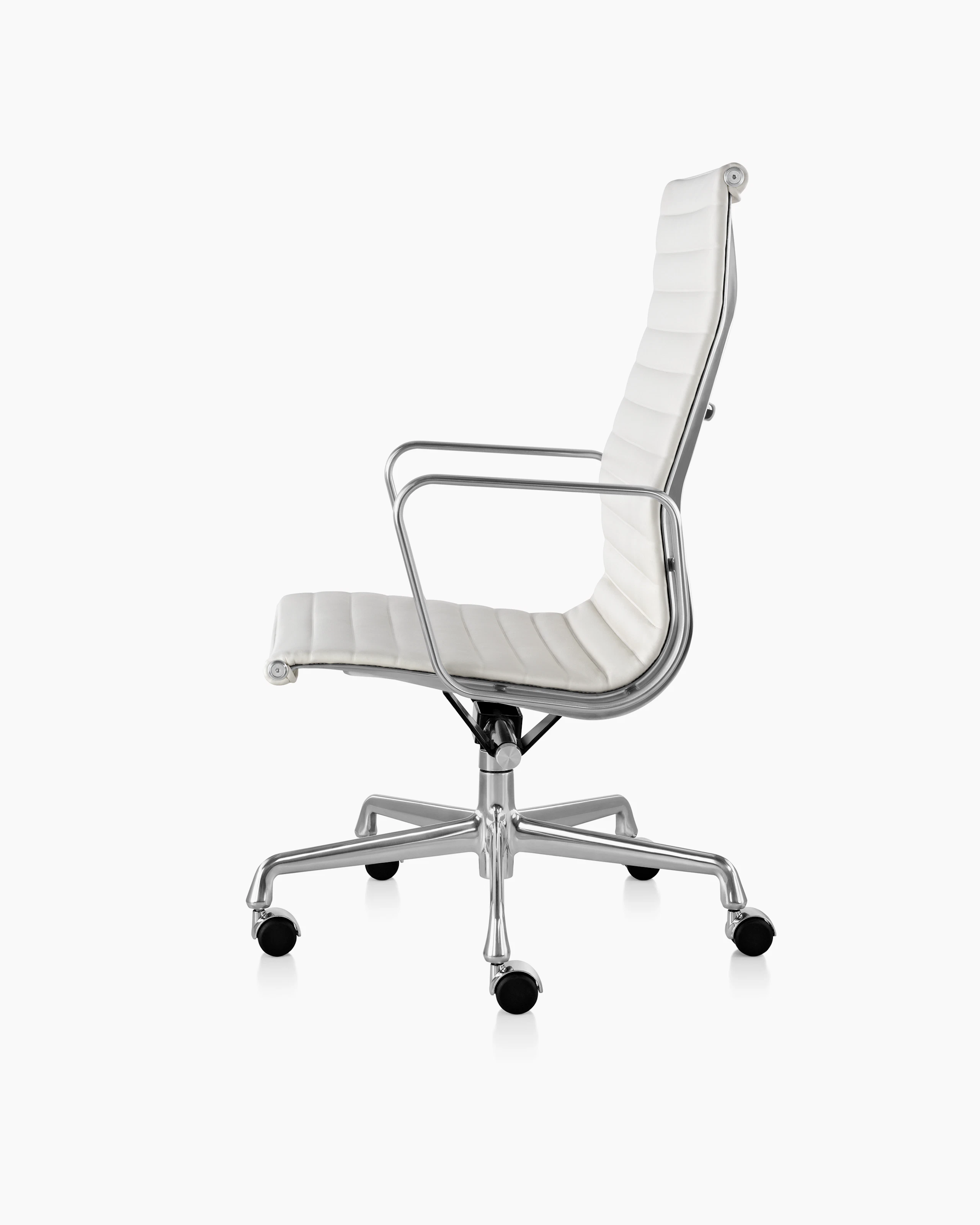 Eames Aluminum Group Executive Chair