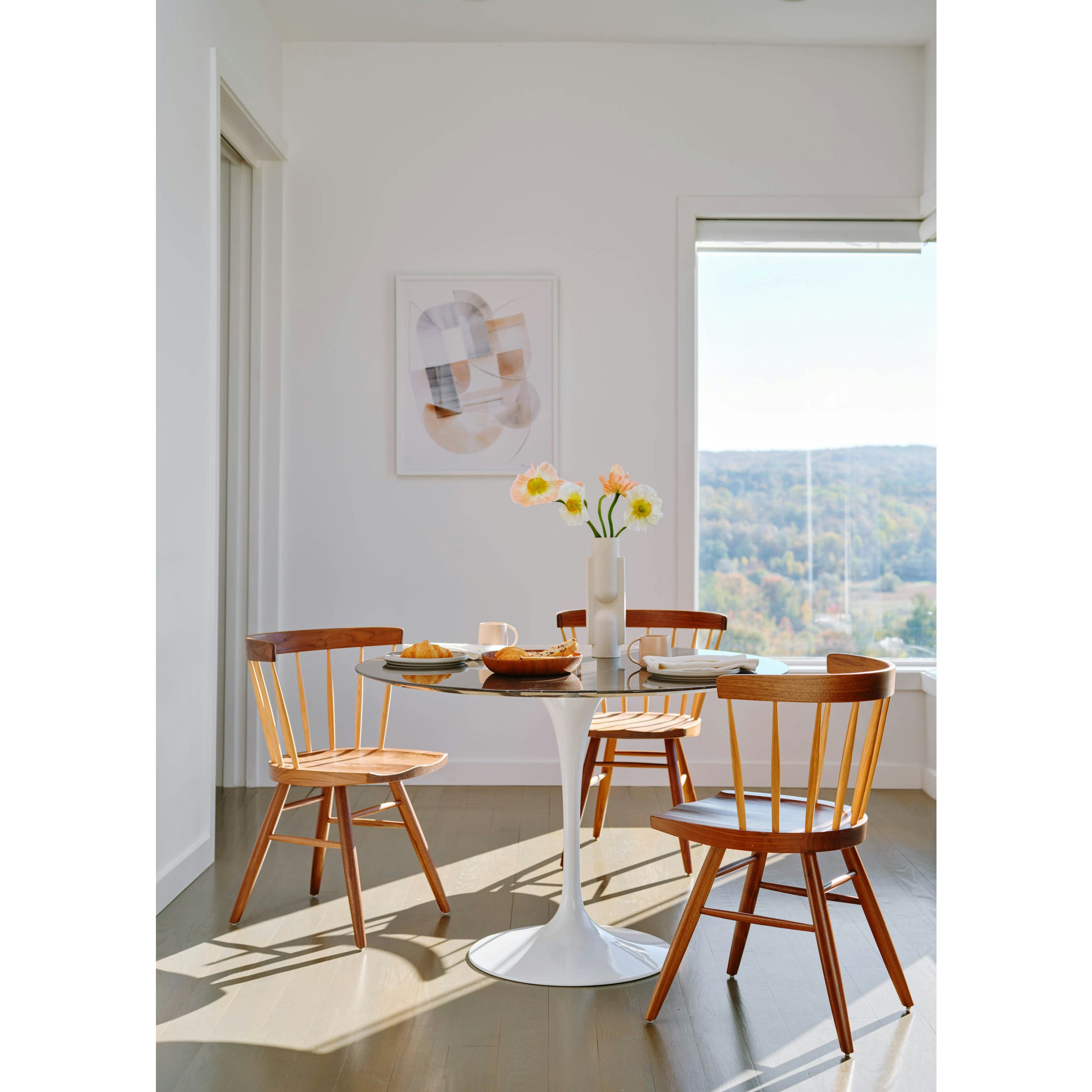 Saarinen Dining Table, Round | Knoll Saarinen Dining Table, Round | Knoll