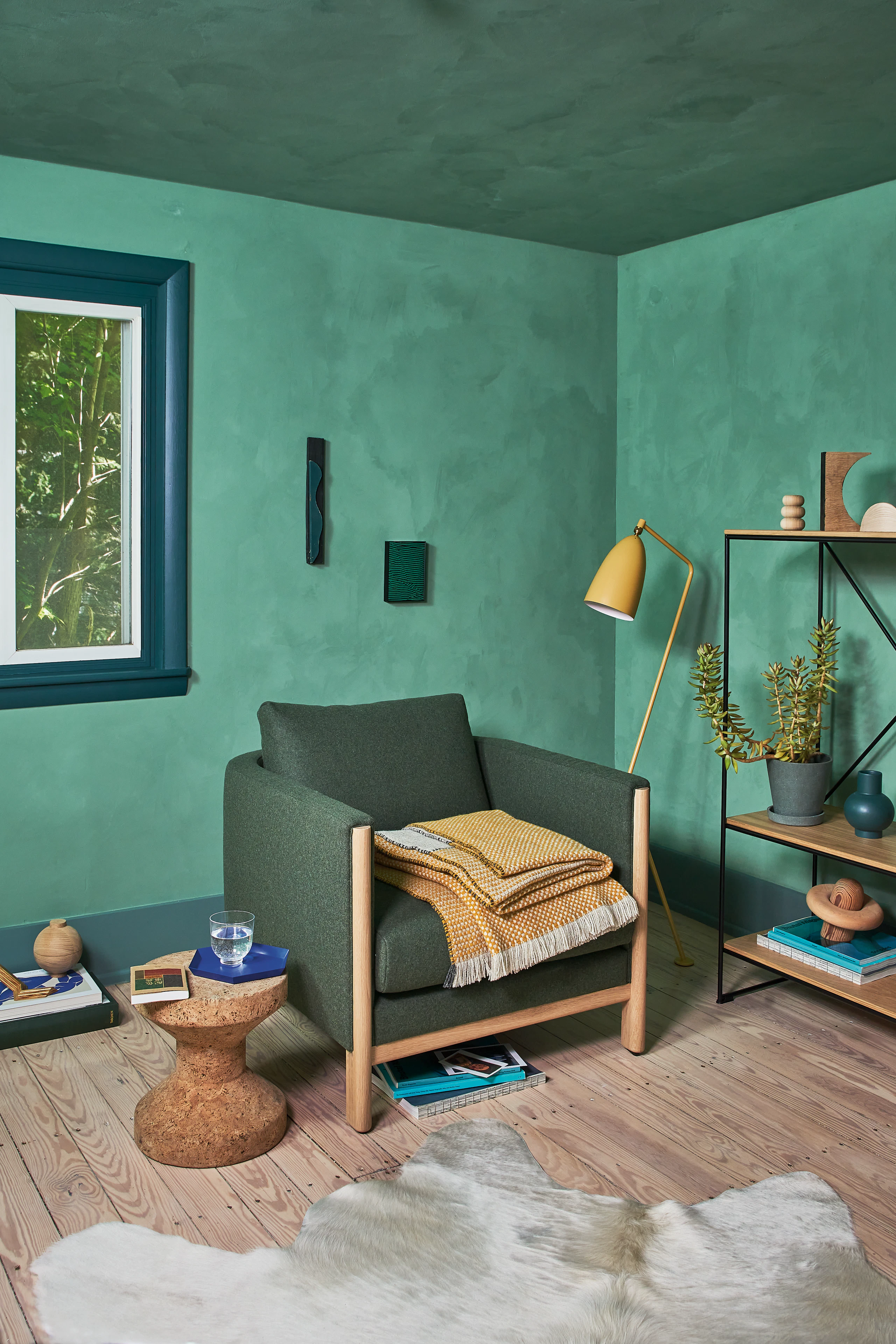 Emmy Armchair with Time Throw