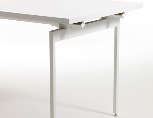 Antenna Workspaces Antenna Workspaces freestanding desk Detail