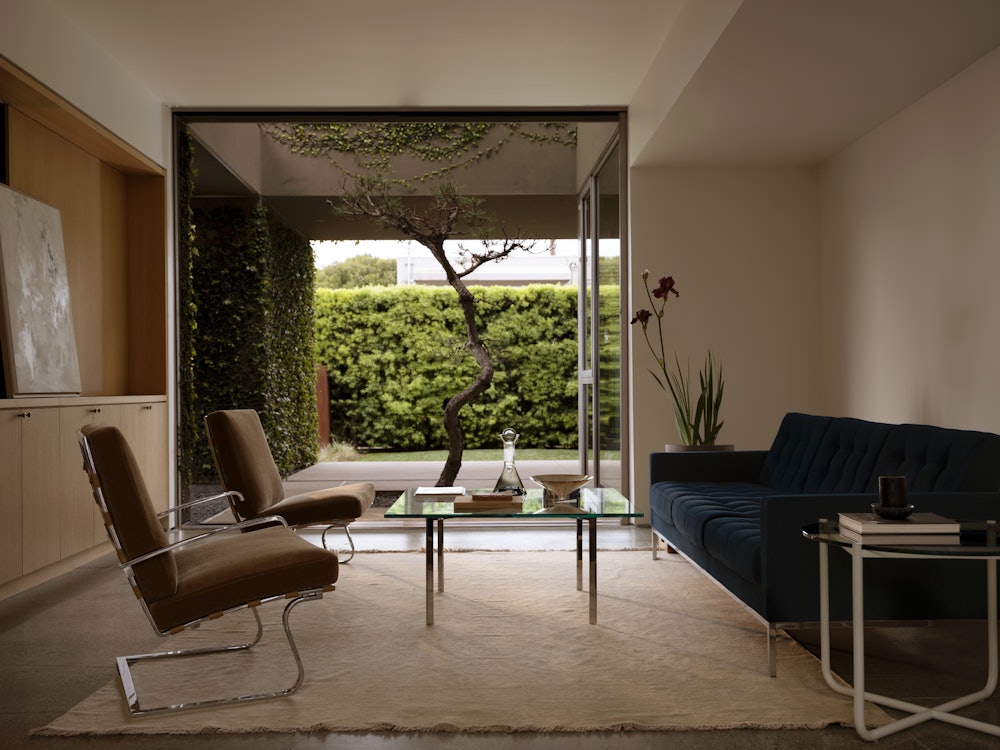Barcelona® Table