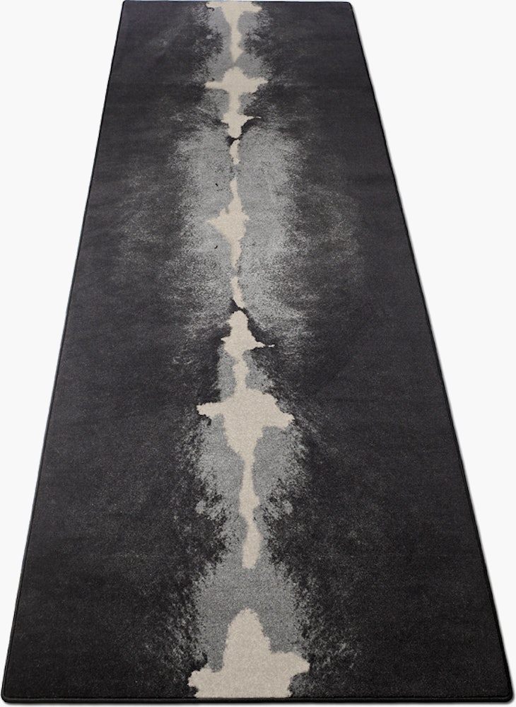 The Spine Runner in Grey Spine