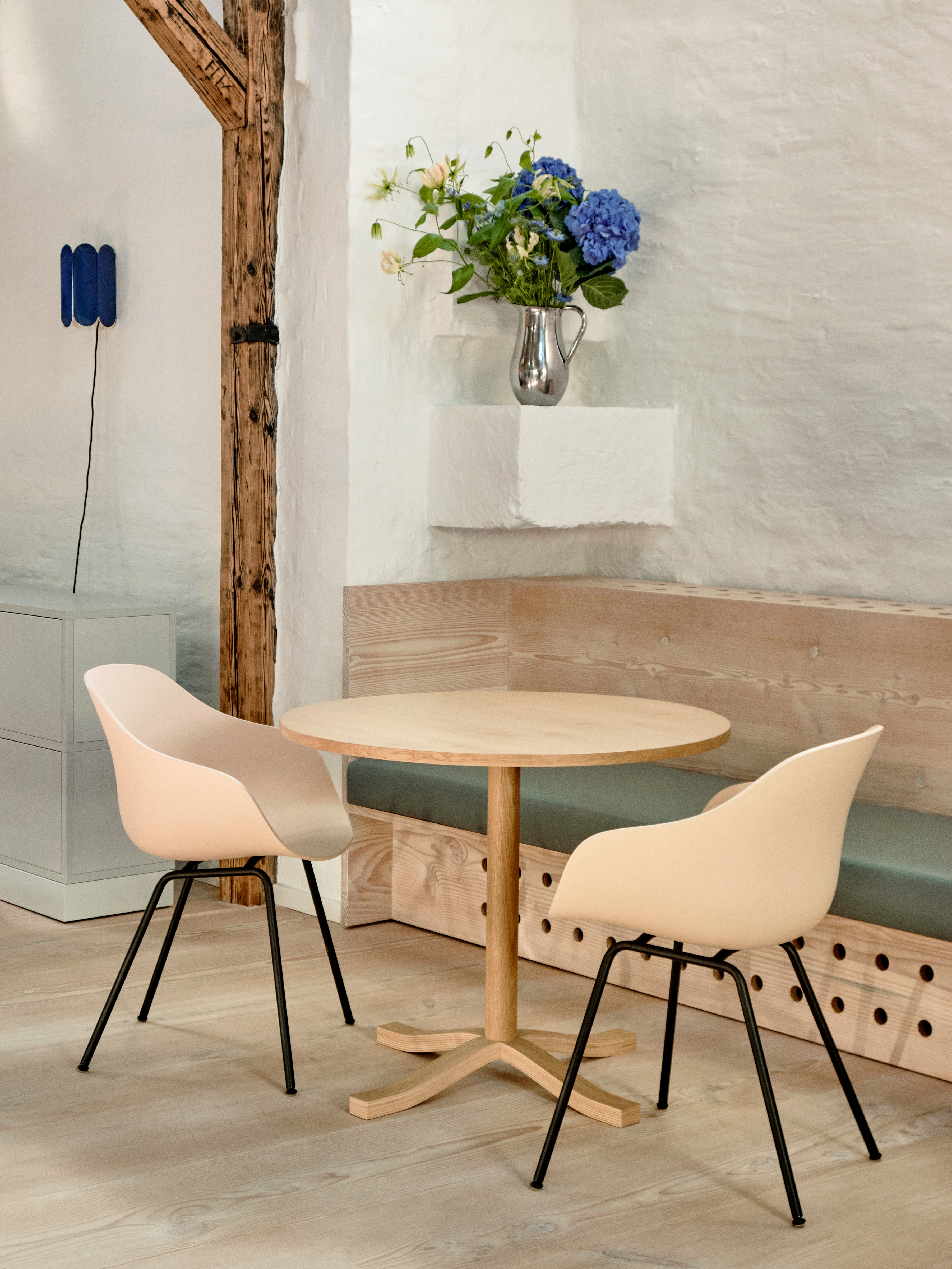 About A Chair 226 Armchair 2.0