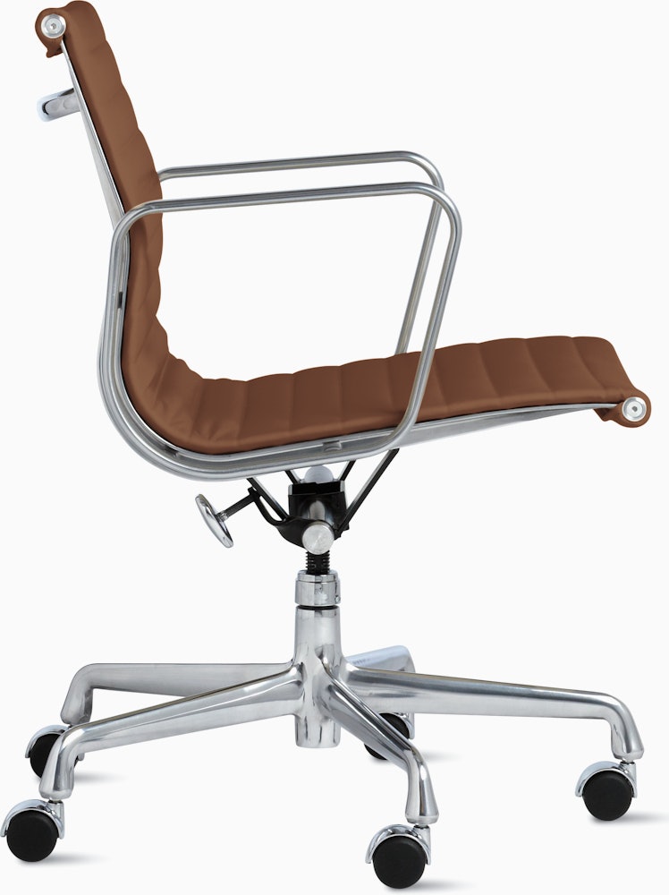 Eames Aluminum Group Management Chair