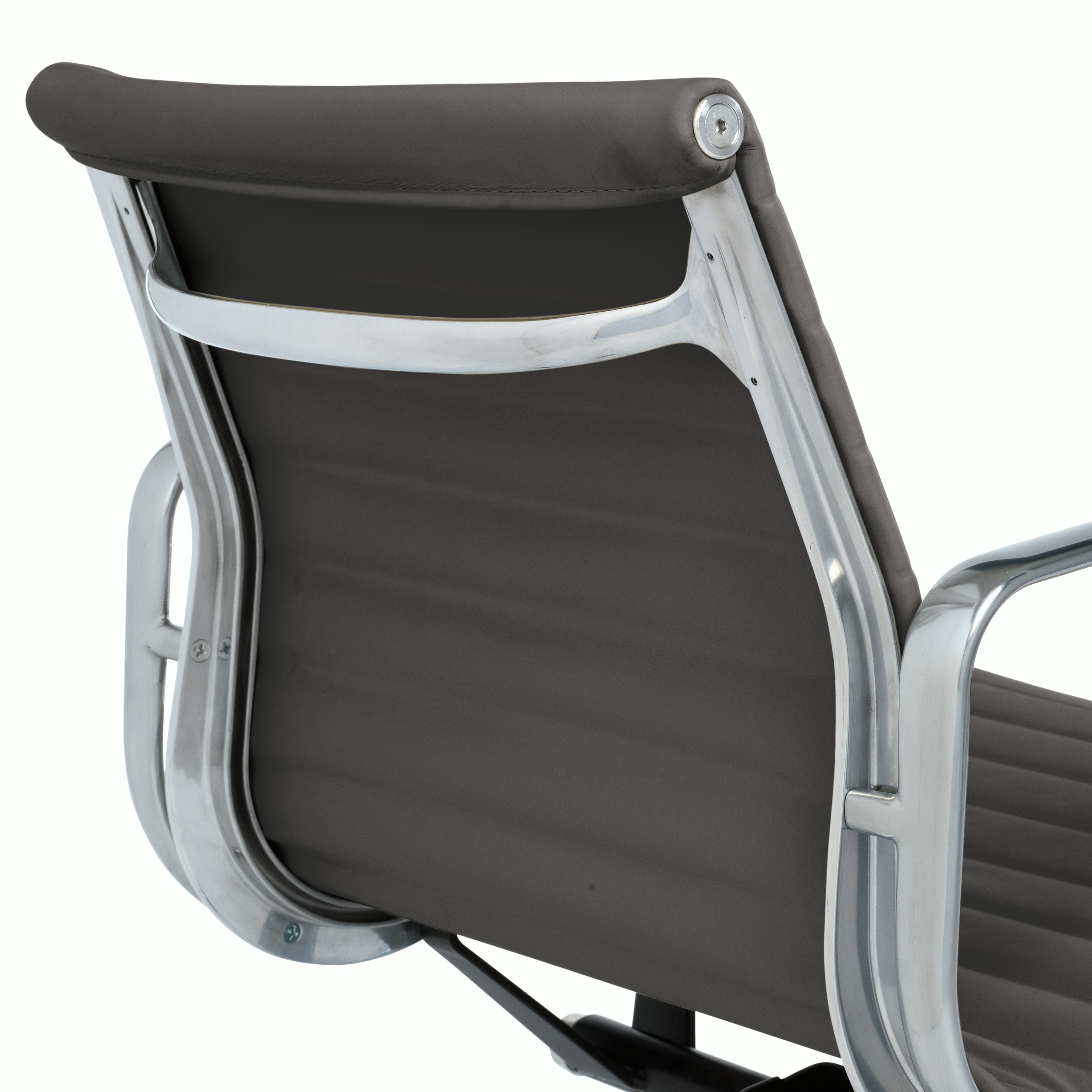 Eames Aluminum Group Management Chair with Pneumatic Lift