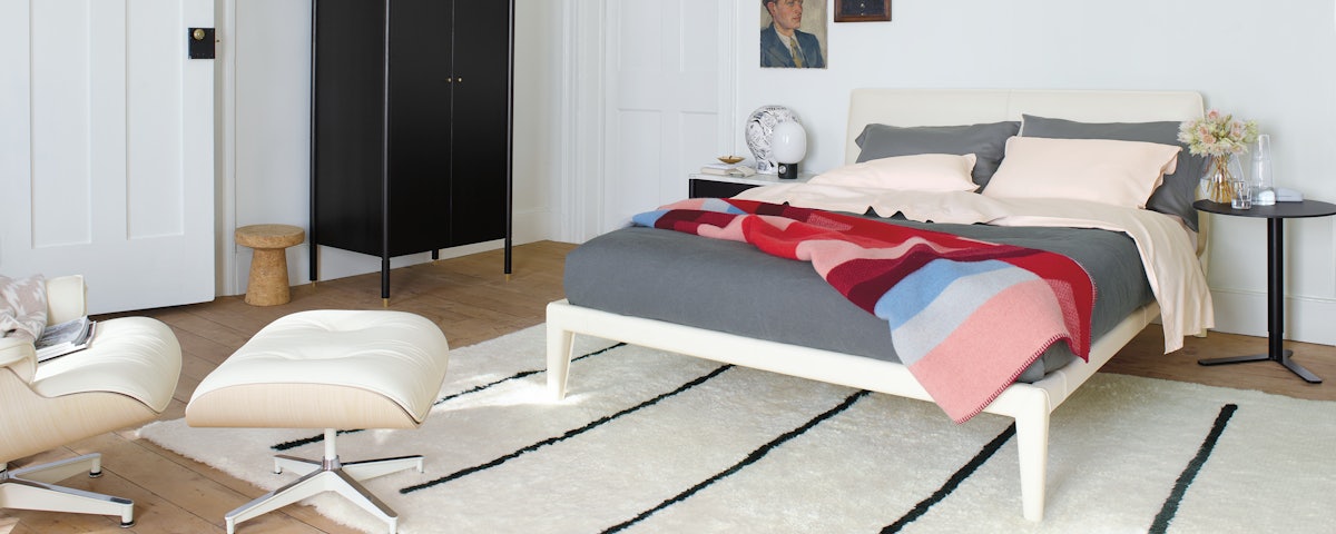 Mikkel Throw