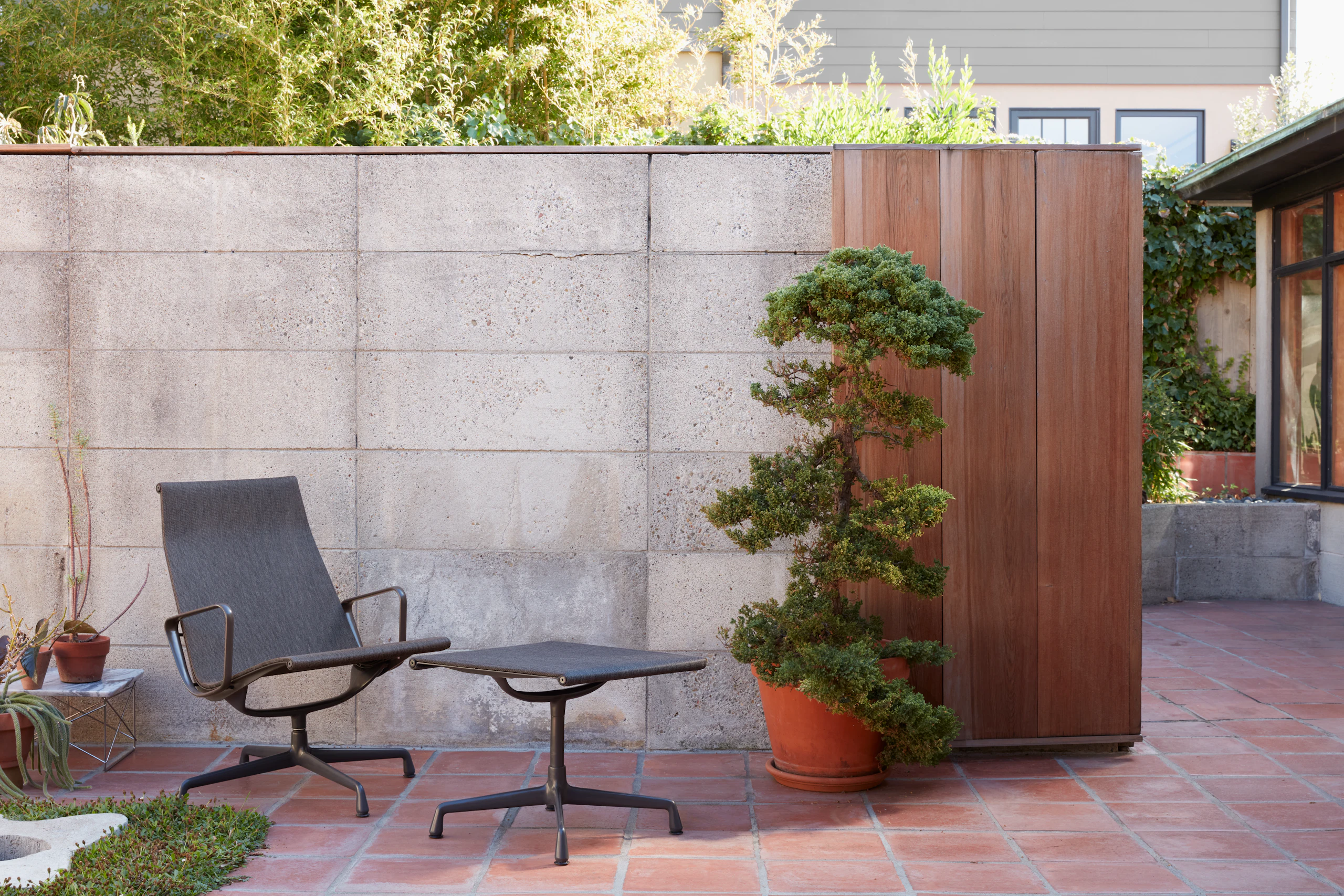 Eames Outdoor Aluminum Lounge Chair and Ottoman