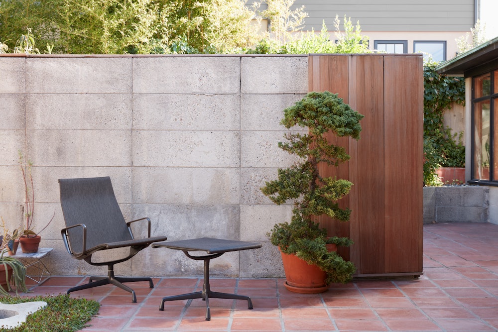Eames Aluminum Lounge Chair - Outdoor