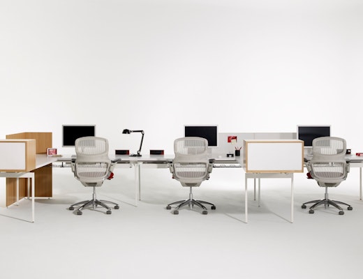 Antenna Workspaces Antenna Workspaces Linked Desks with returns and Generation by Knoll