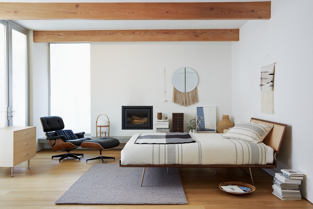 Nelson Thin Edge Bed