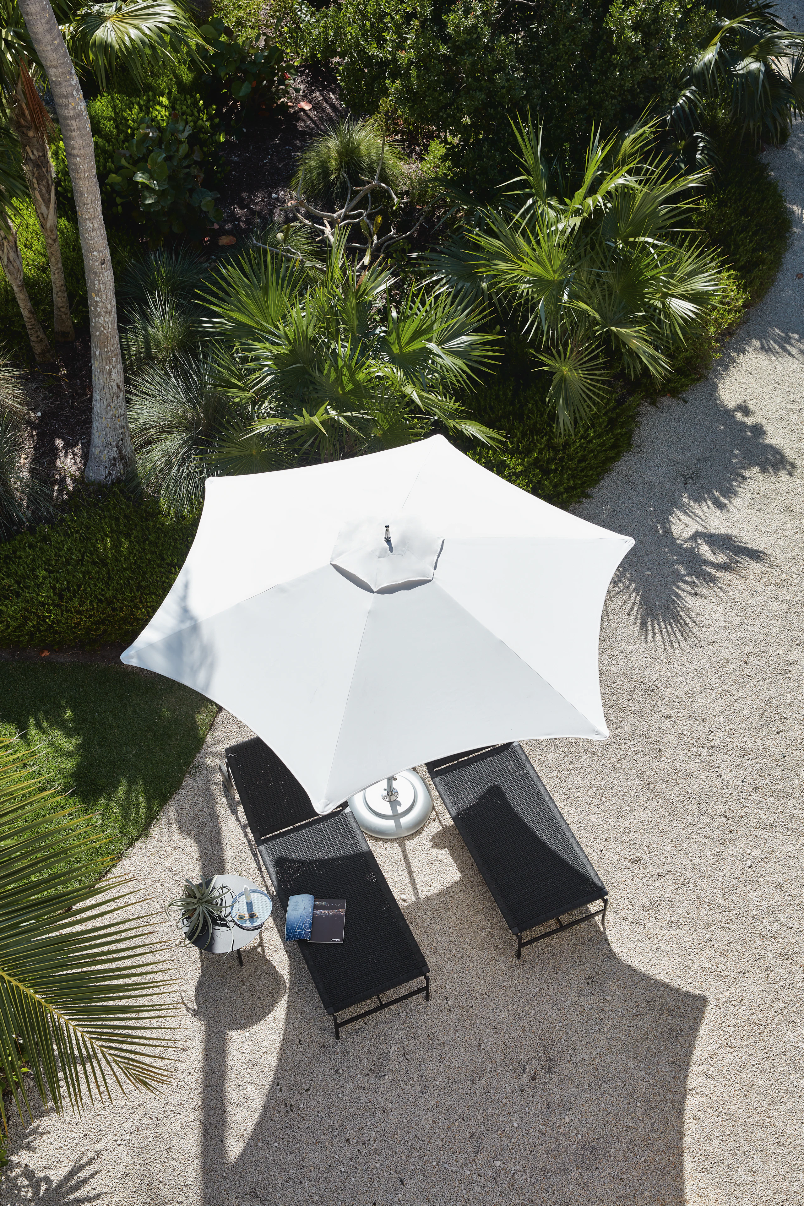 Tuuci Ocean Master Hexagon Shade with Sommer Adjustable Chaise