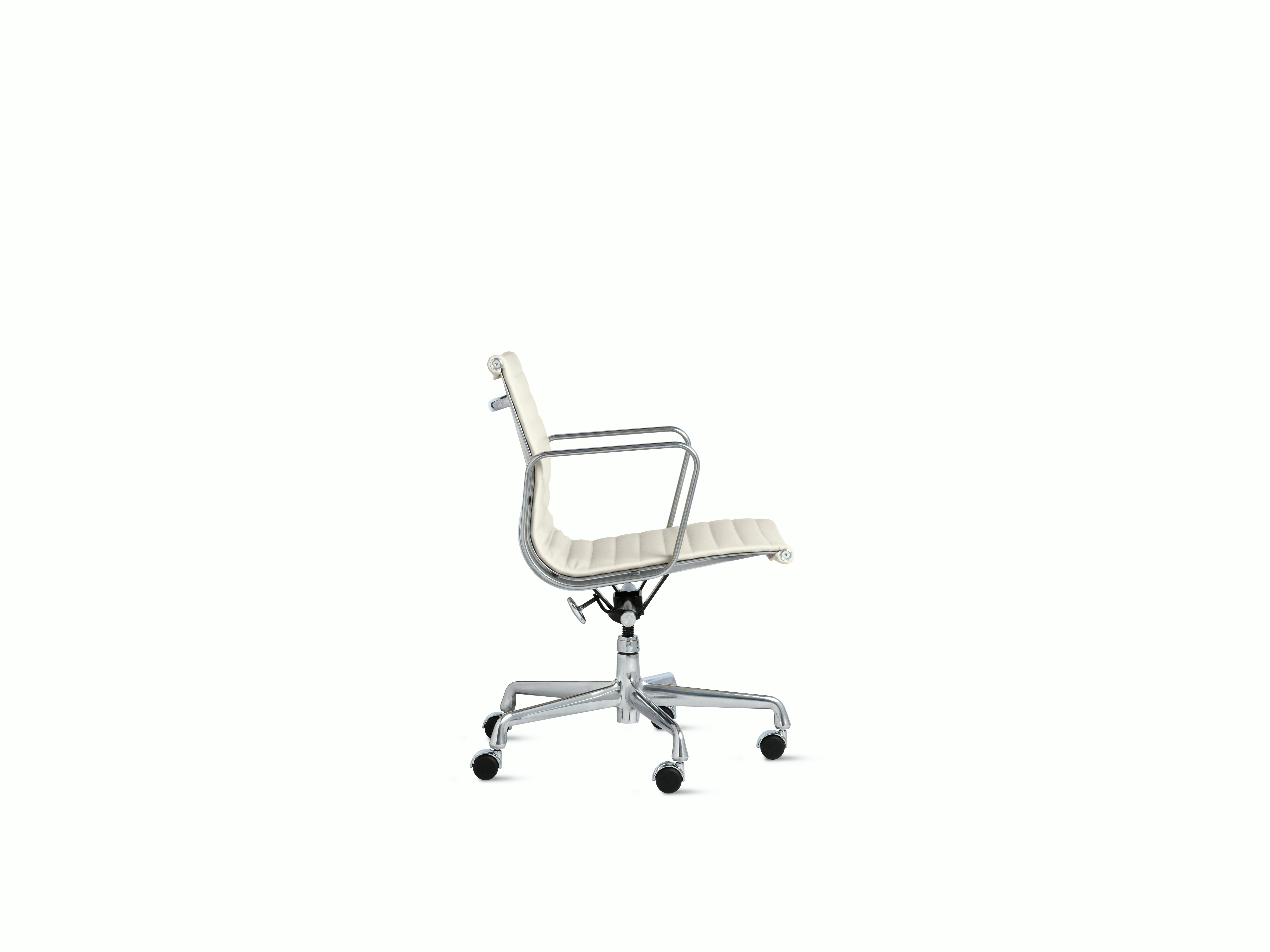 Eames Aluminum Group Management Chair
