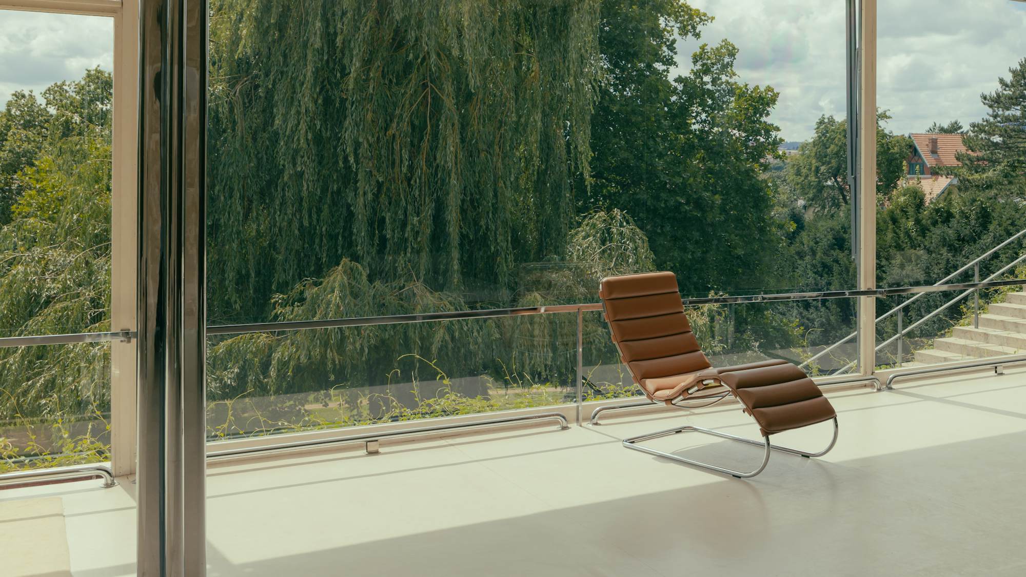 MR Chaise Lounge