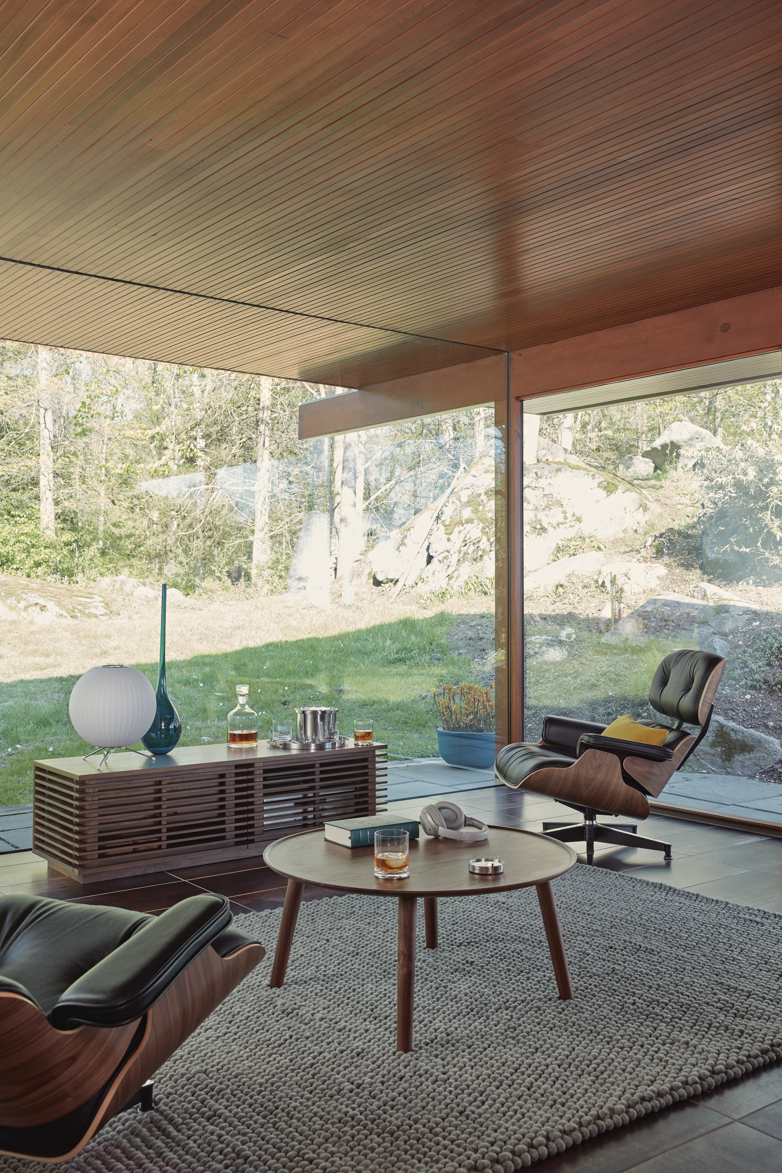 Line Media Console 55